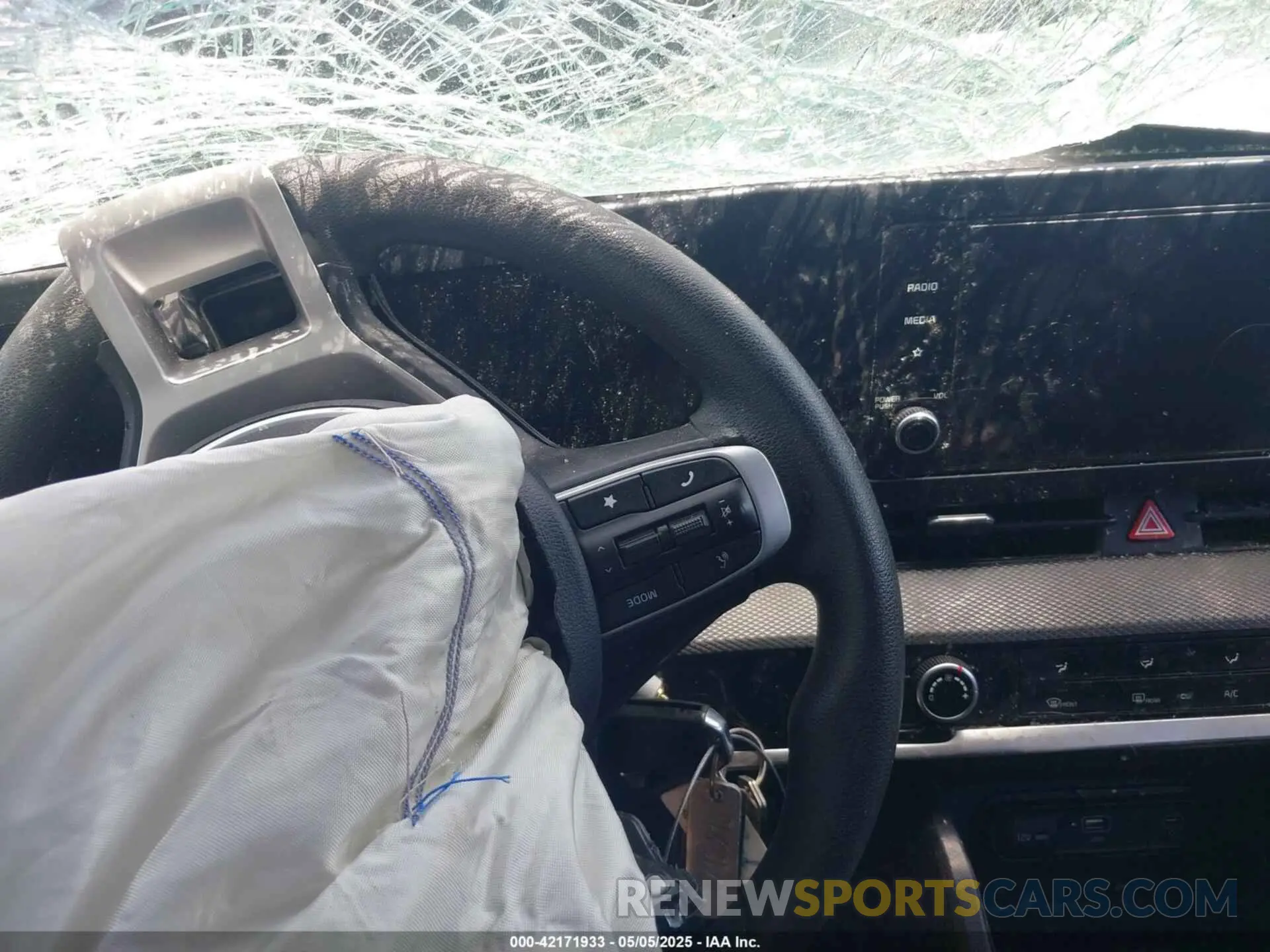 15 Photograph of a damaged car KNDPU3AF7P7066327 KIA SPORTAGE 2023