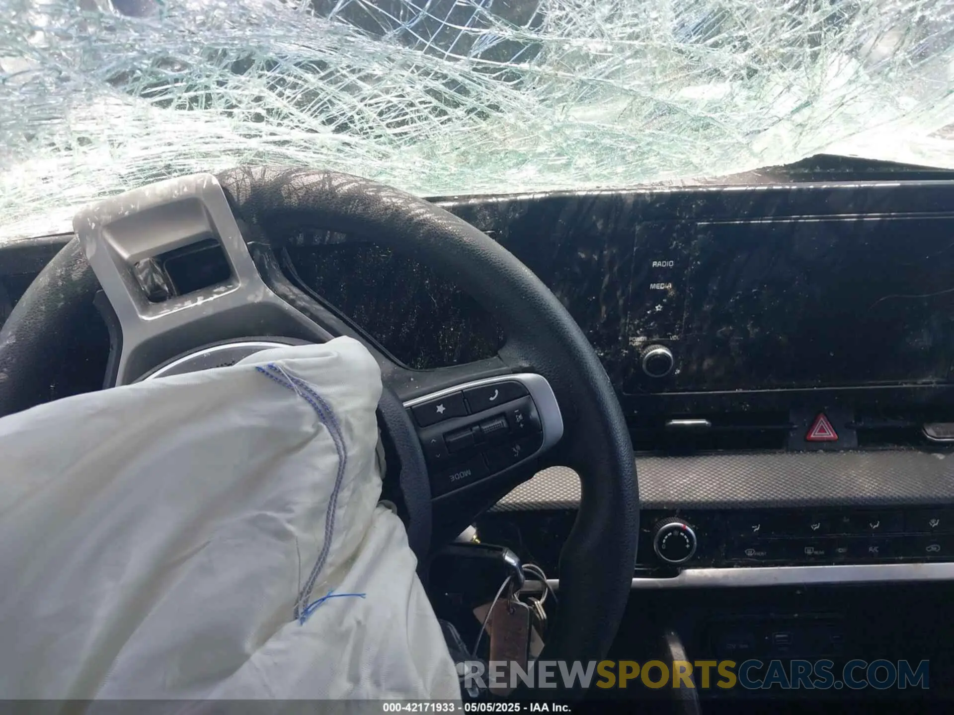 7 Photograph of a damaged car KNDPU3AF7P7066327 KIA SPORTAGE 2023