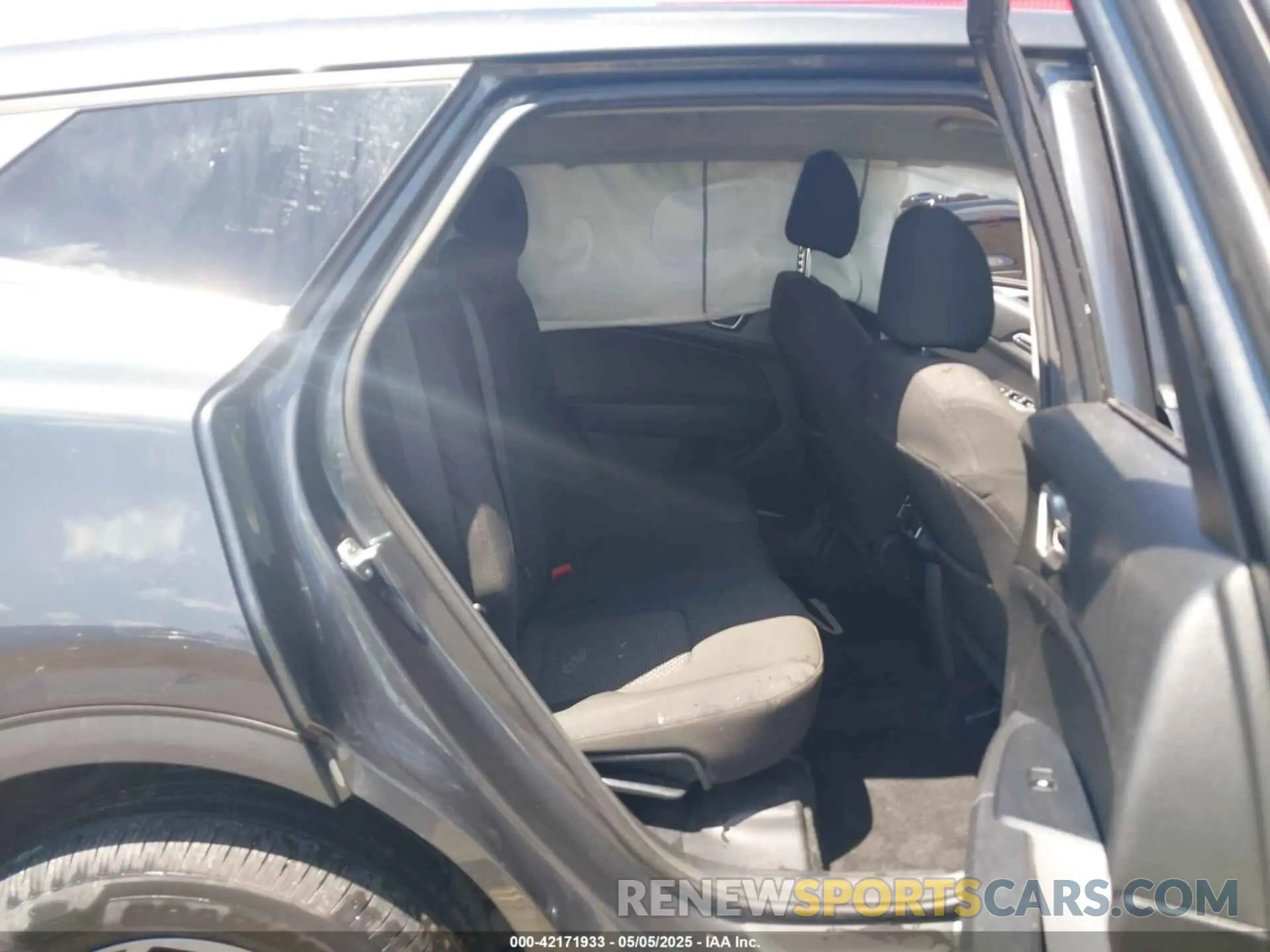 8 Photograph of a damaged car KNDPU3AF7P7066327 KIA SPORTAGE 2023