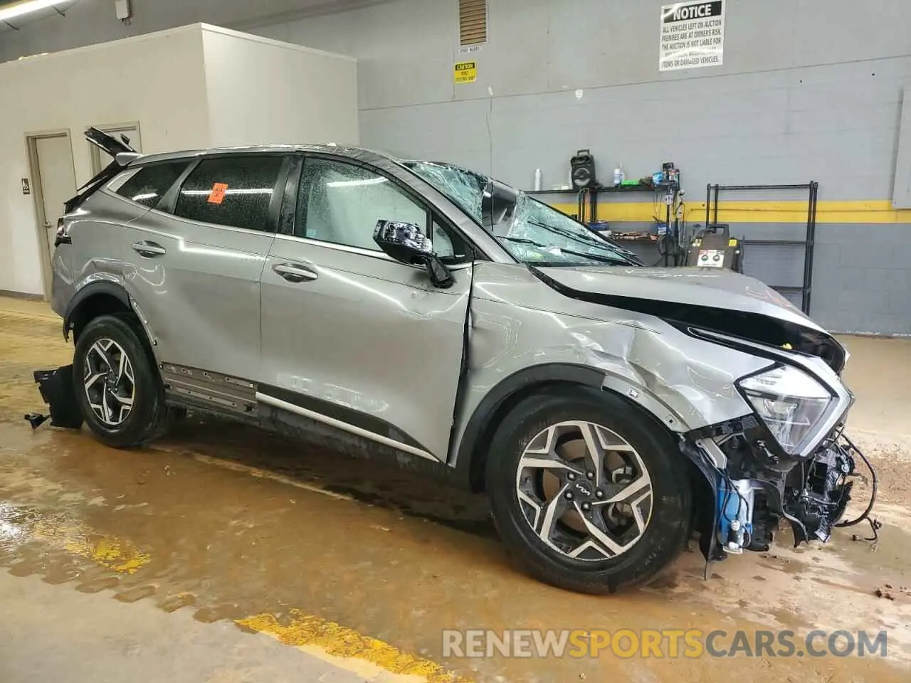 4 Photograph of a damaged car KNDPU3AF7P7182210 KIA SPORTAGE 2023