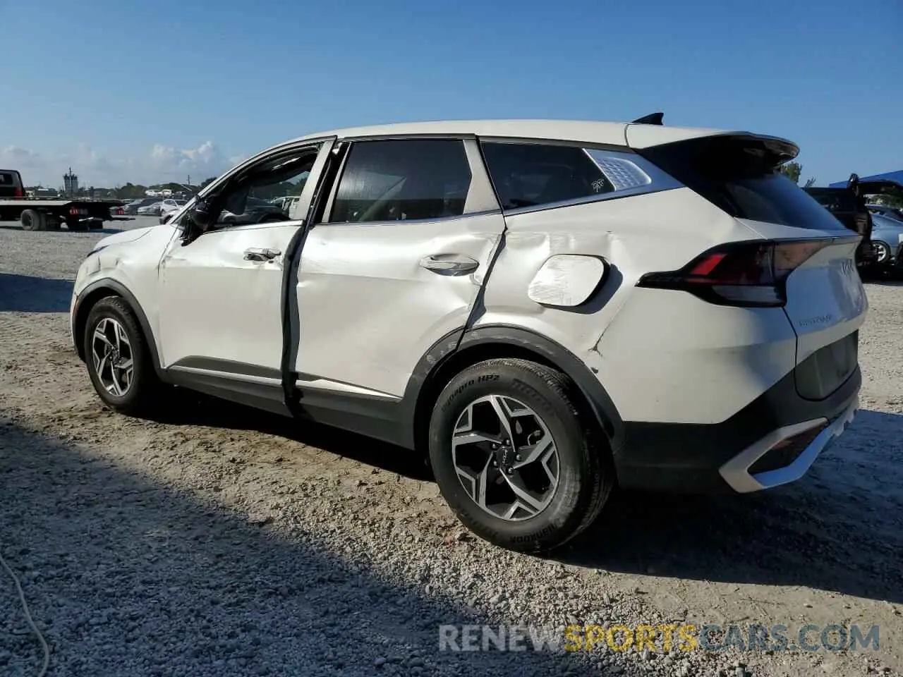 2 Photograph of a damaged car KNDPU3AF8P7033630 KIA SPORTAGE 2023