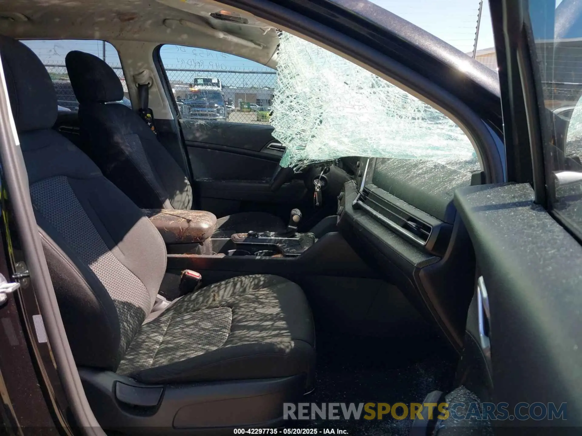 5 Photograph of a damaged car KNDPU3AF8P7036849 KIA SPORTAGE 2023