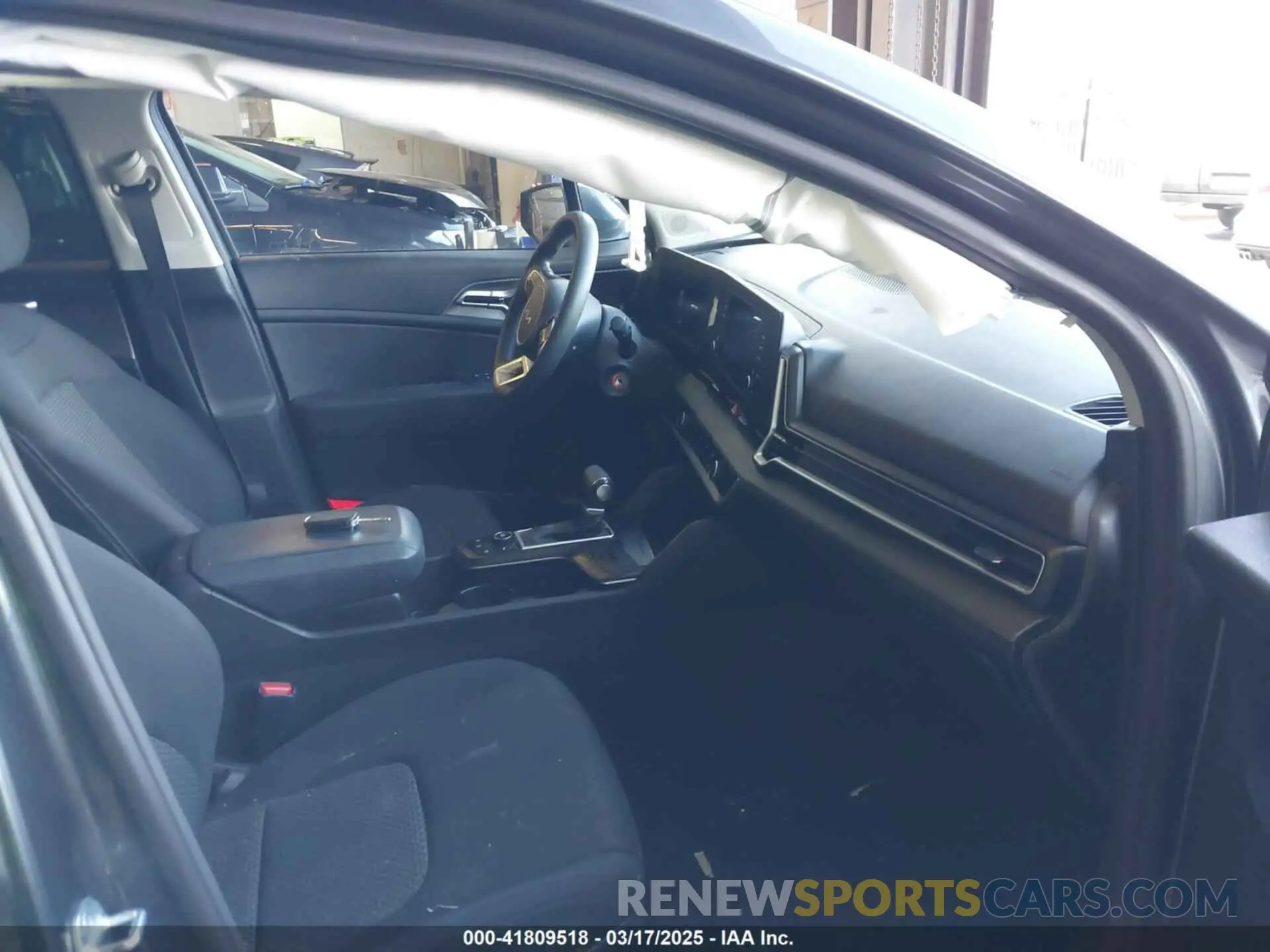 5 Photograph of a damaged car KNDPU3AF9P7049528 KIA SPORTAGE 2023