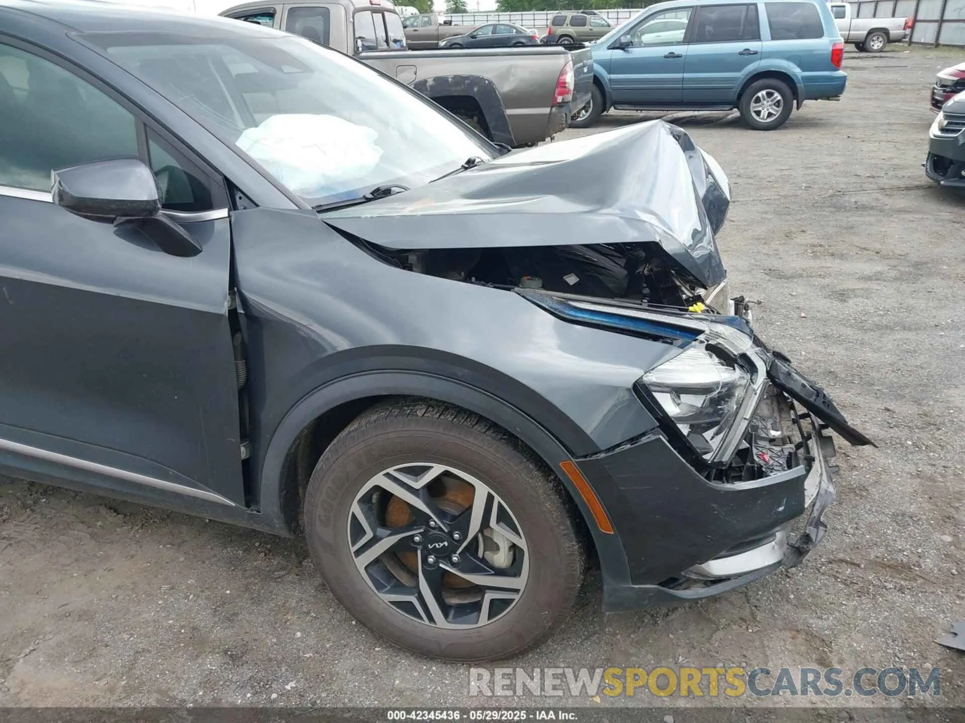 18 Photograph of a damaged car KNDPU3AFXP7034567 KIA SPORTAGE 2023