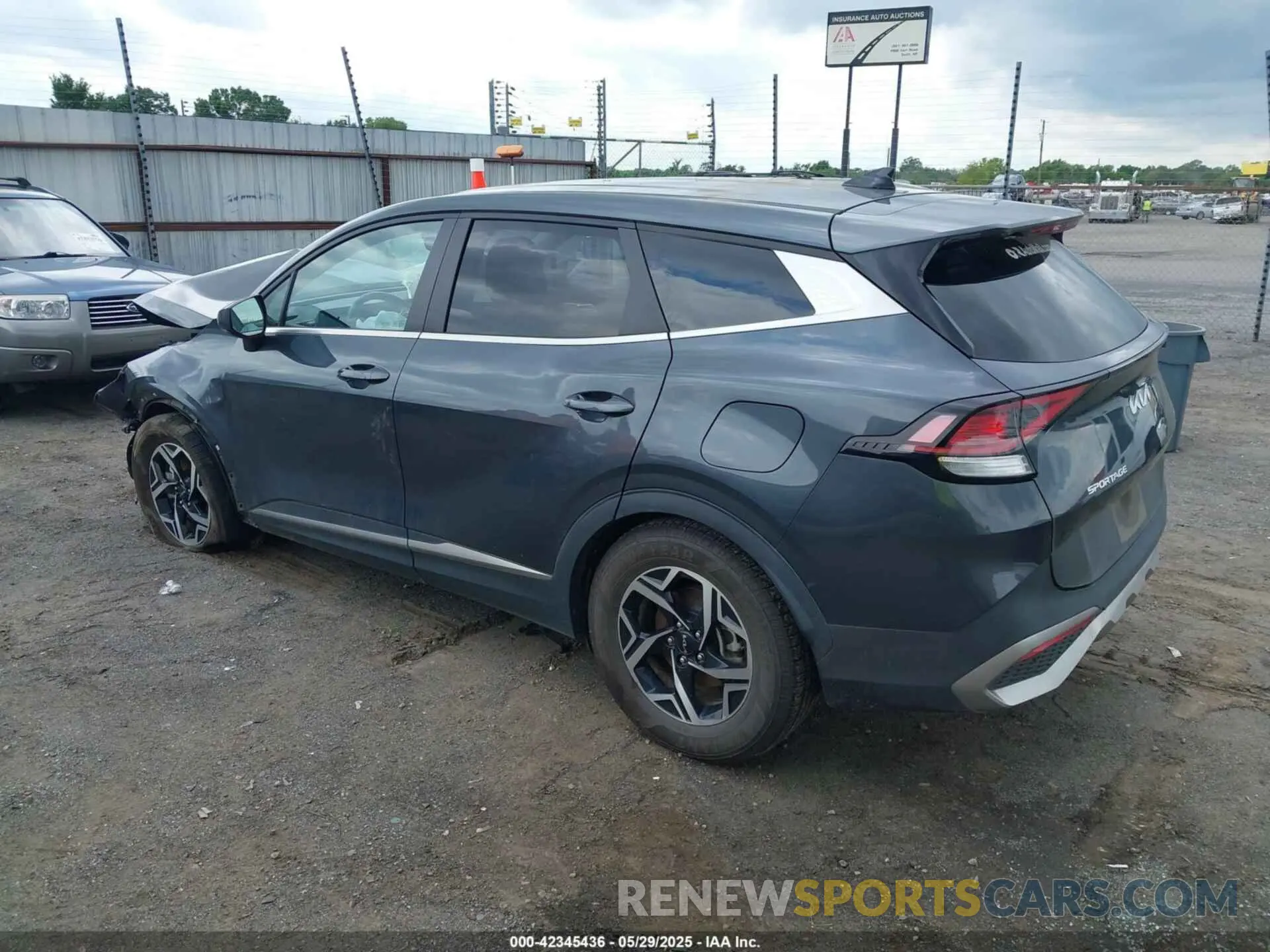 3 Photograph of a damaged car KNDPU3AFXP7034567 KIA SPORTAGE 2023