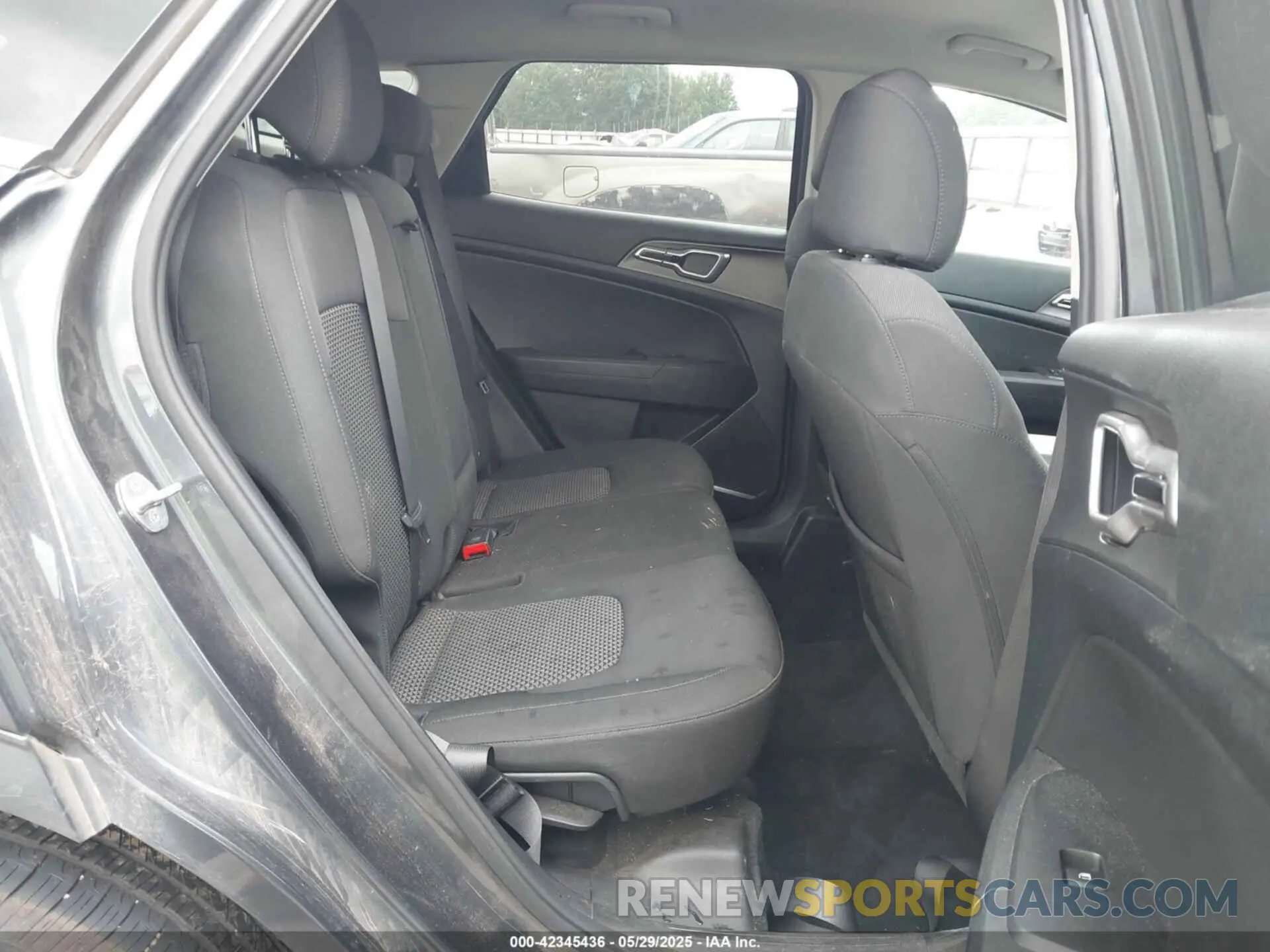 8 Photograph of a damaged car KNDPU3AFXP7034567 KIA SPORTAGE 2023