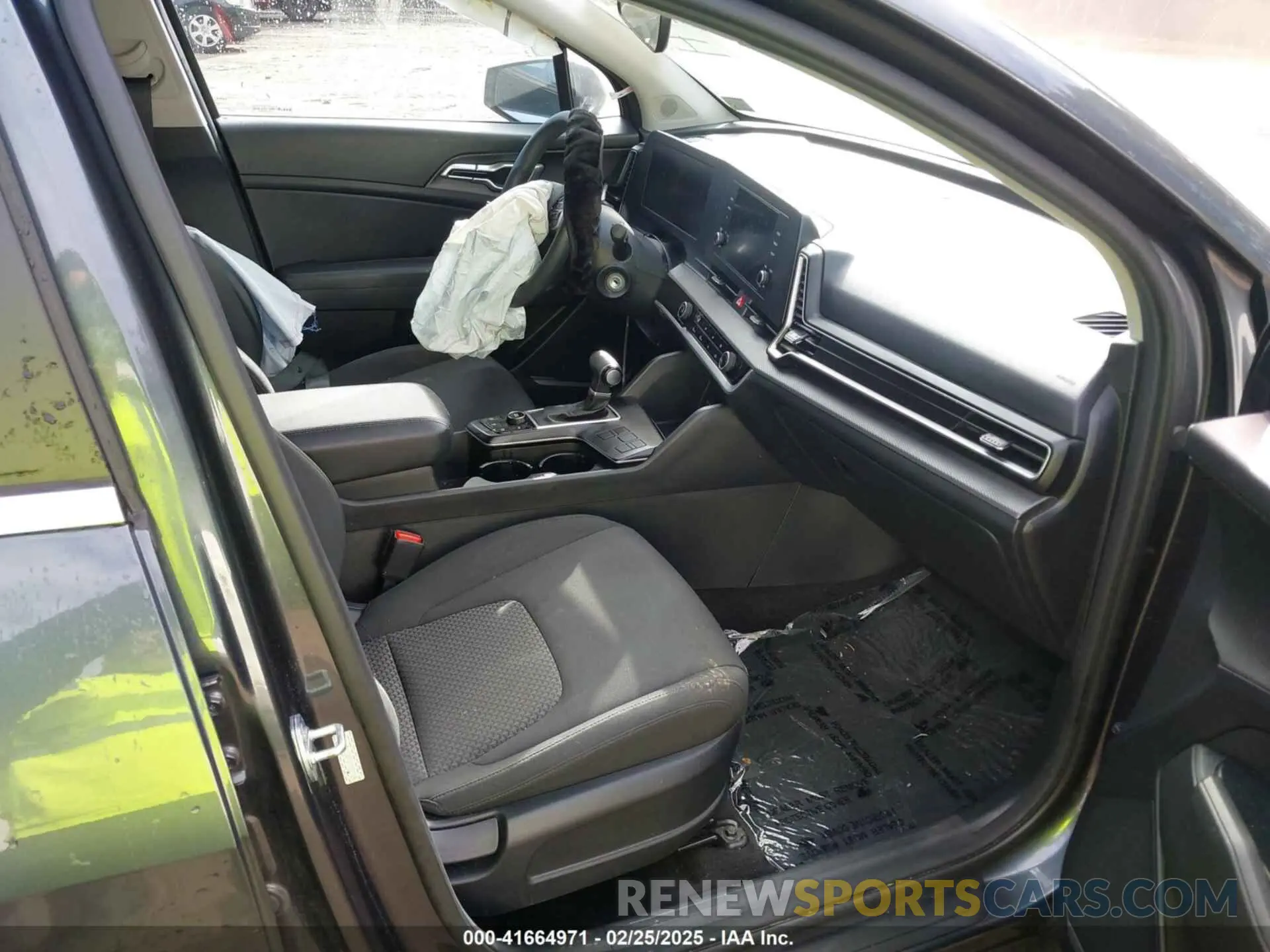 5 Photograph of a damaged car KNDPU3AFXP7131719 KIA SPORTAGE 2023