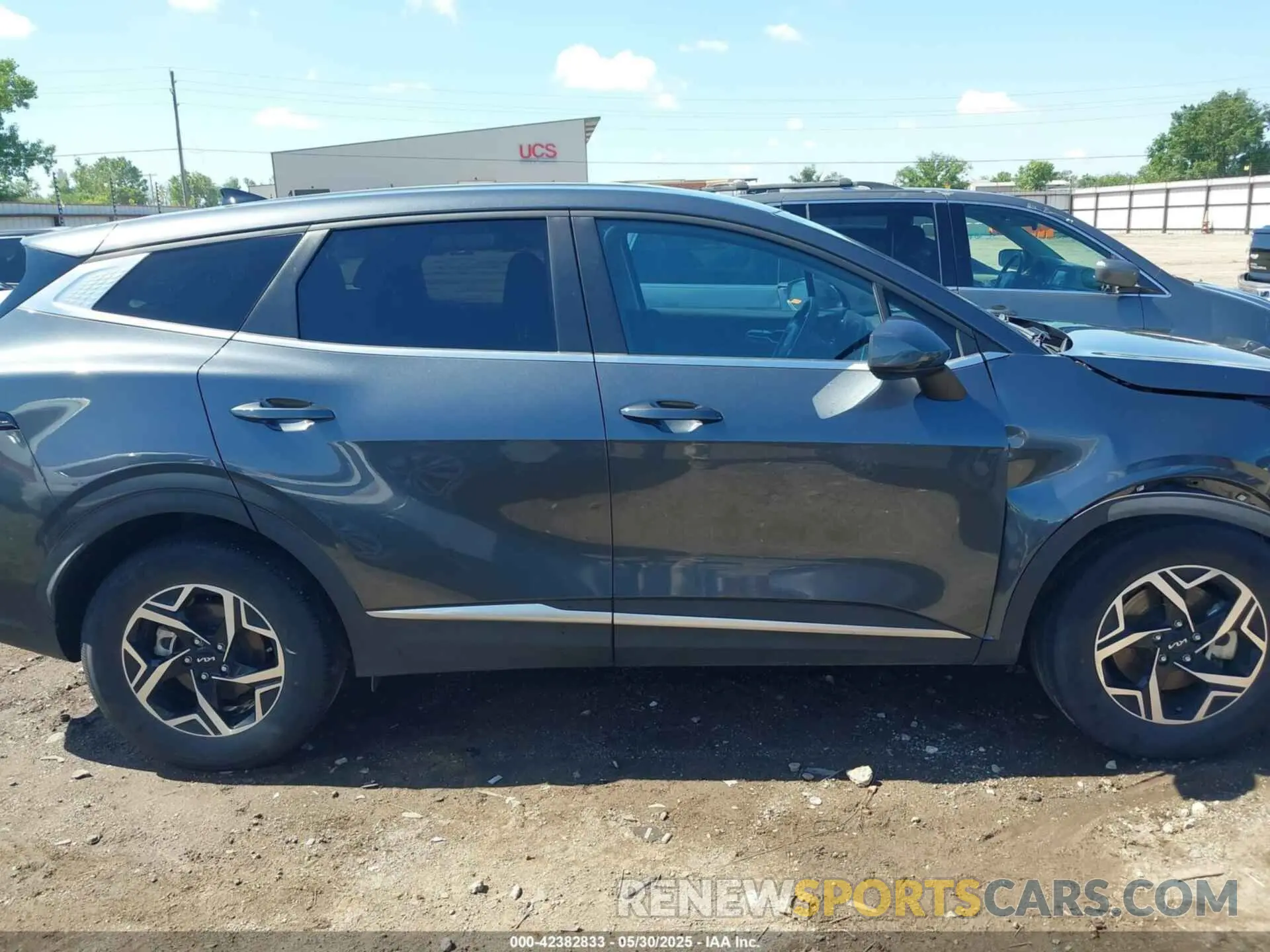 14 Photograph of a damaged car KNDPUCAF0P7165295 KIA SPORTAGE 2023
