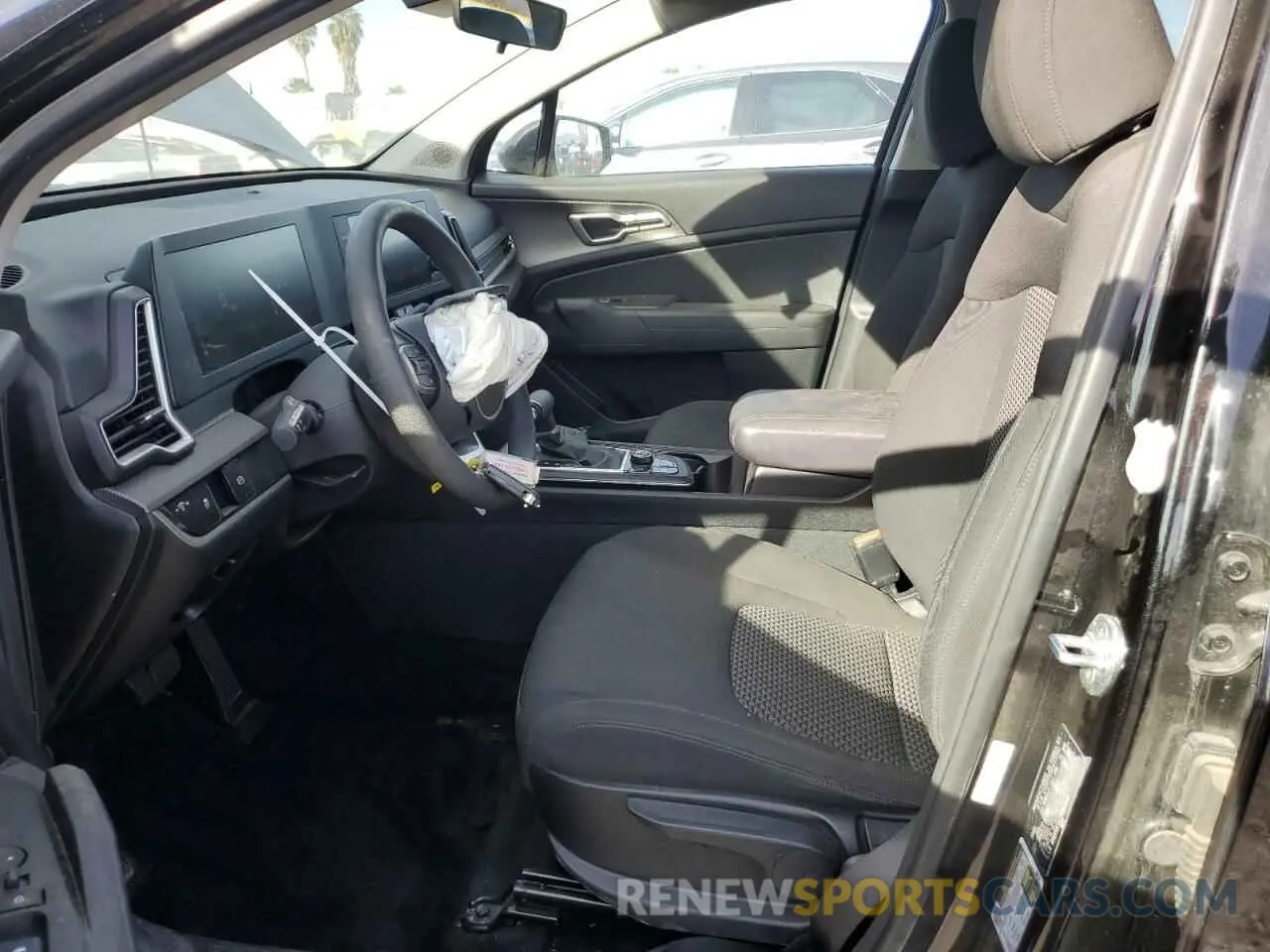7 Photograph of a damaged car KNDPUCAF2P7093533 KIA SPORTAGE 2023
