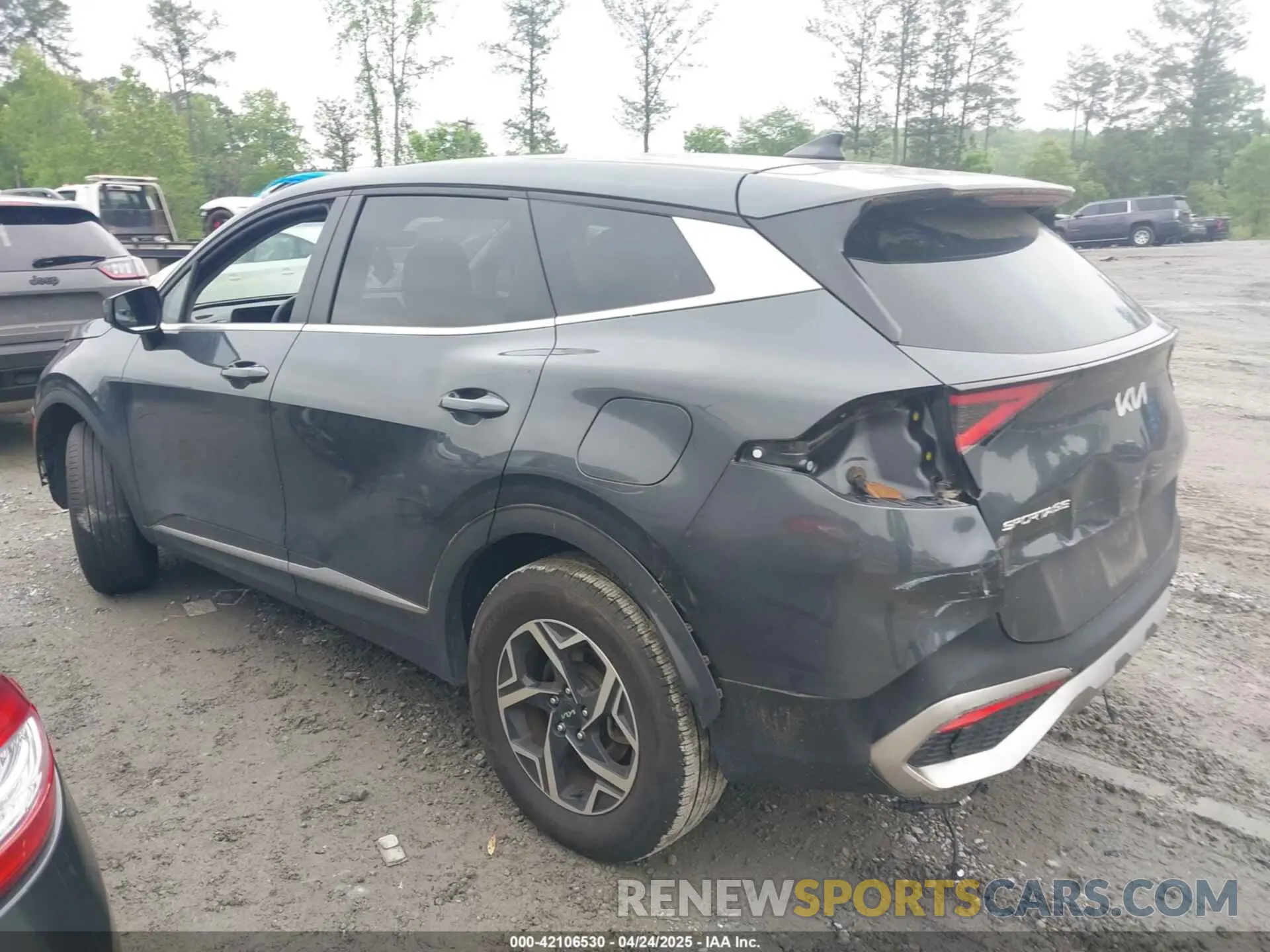 14 Photograph of a damaged car KNDPUCAF4P7147026 KIA SPORTAGE 2023