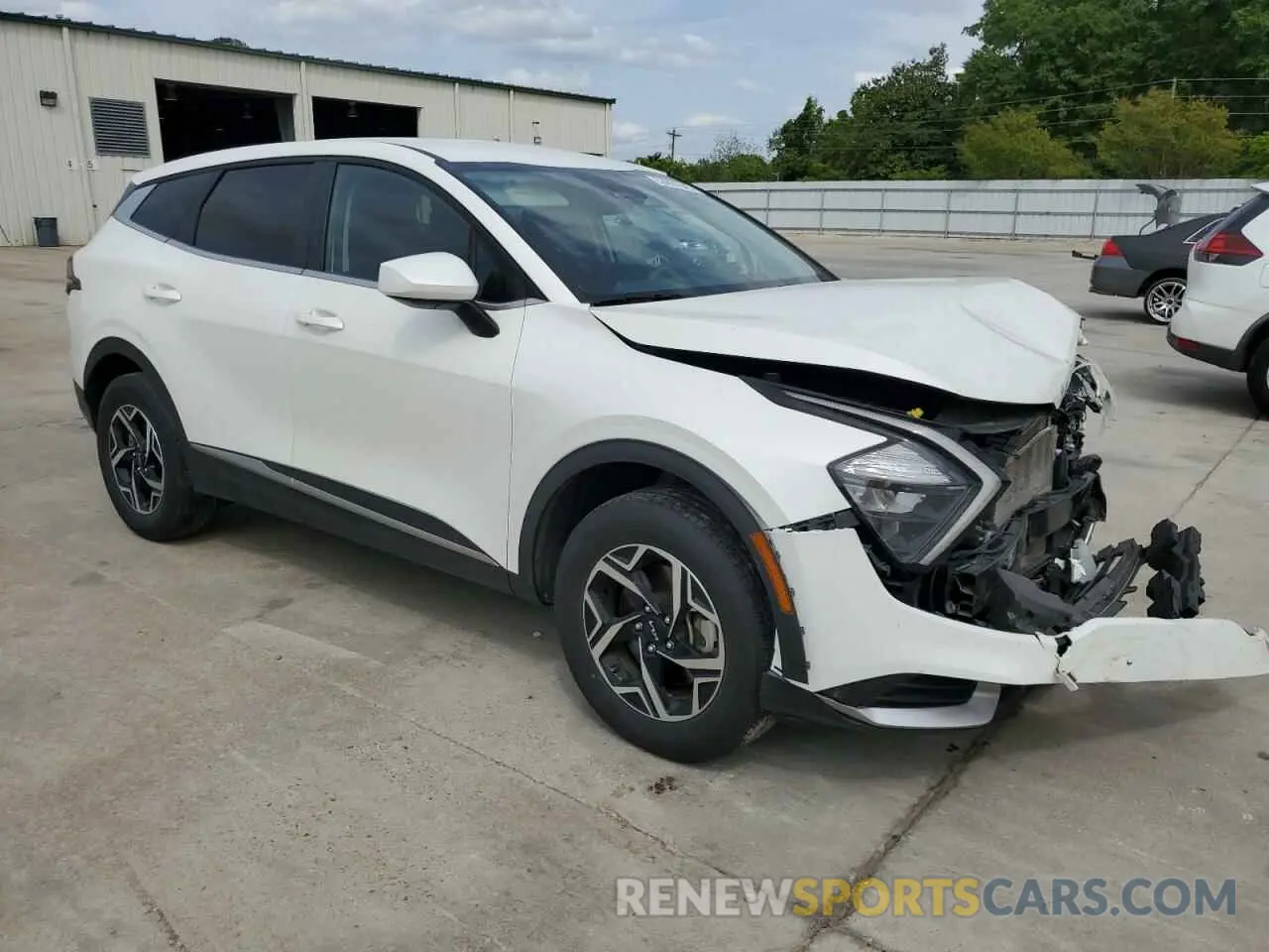 4 Photograph of a damaged car KNDPUCAF4P7206074 KIA SPORTAGE 2023