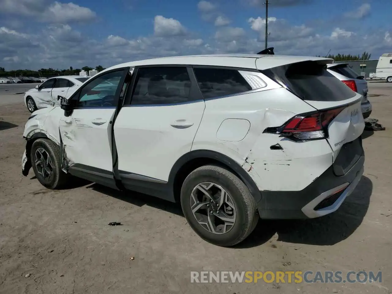 2 Photograph of a damaged car KNDPUCAF5P7165325 KIA SPORTAGE 2023