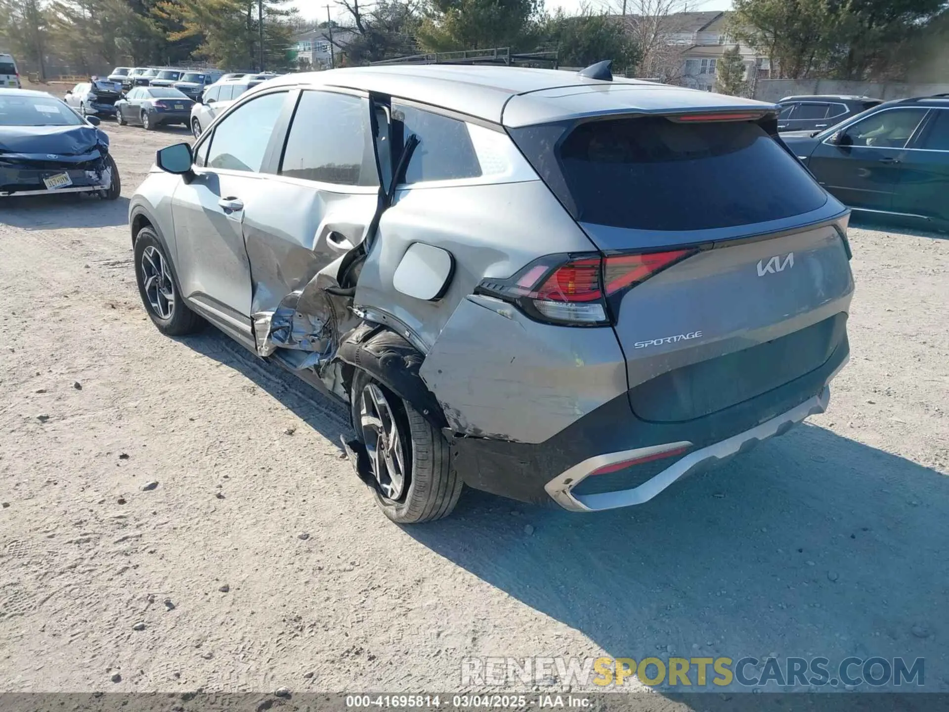 3 Photograph of a damaged car KNDPUCAF6P7039345 KIA SPORTAGE 2023