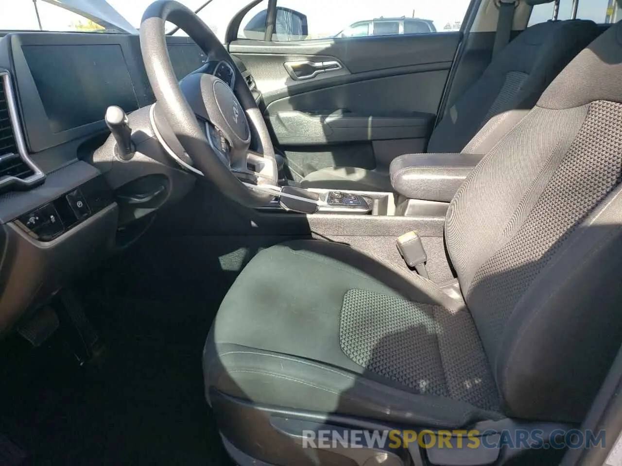 7 Photograph of a damaged car KNDPUCAF7P7166640 KIA SPORTAGE 2023