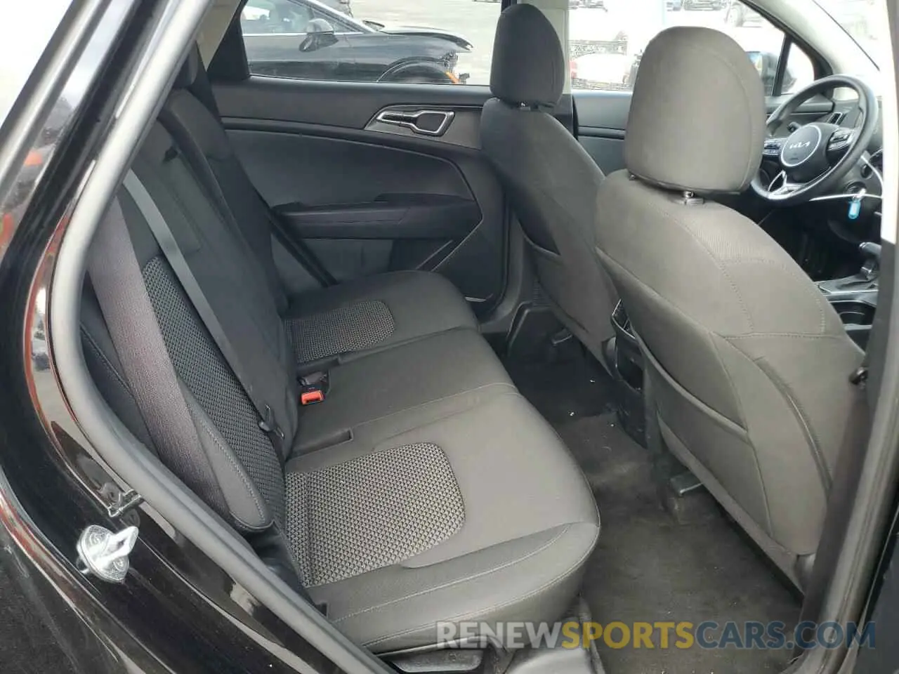 11 Photograph of a damaged car KNDPUCAFXP7073742 KIA SPORTAGE 2023
