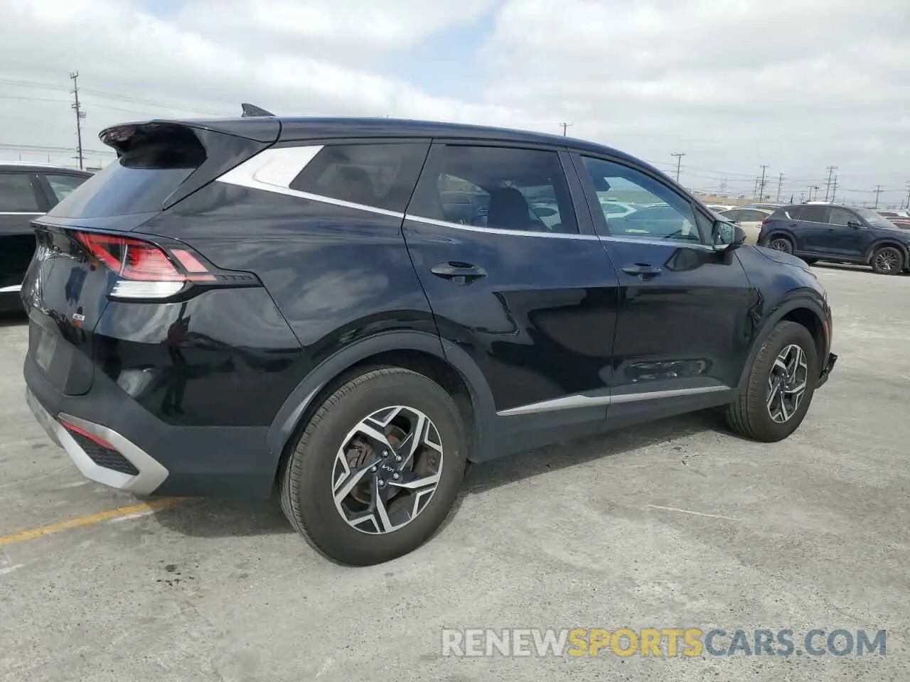 3 Photograph of a damaged car KNDPUCAFXP7073742 KIA SPORTAGE 2023