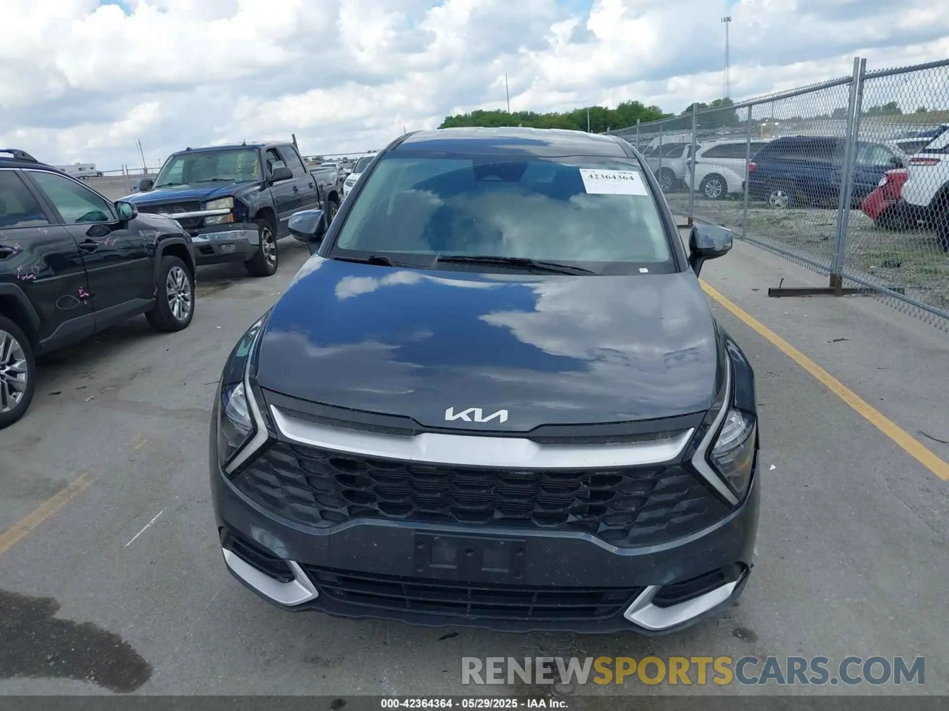17 Photograph of a damaged car KNDPUCAFXP7162209 KIA SPORTAGE 2023