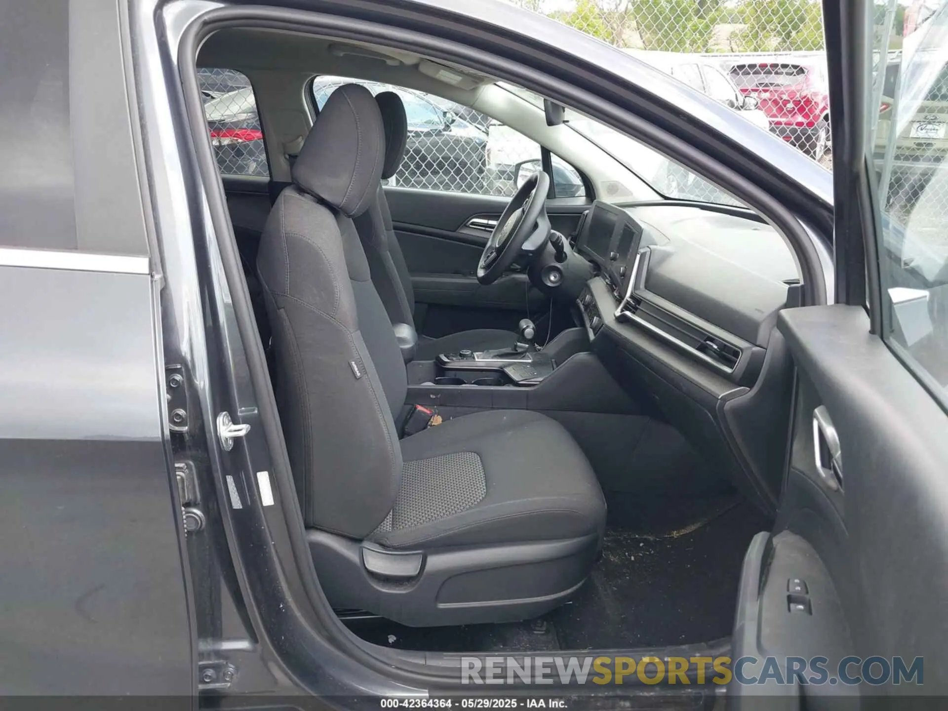 5 Photograph of a damaged car KNDPUCAFXP7162209 KIA SPORTAGE 2023