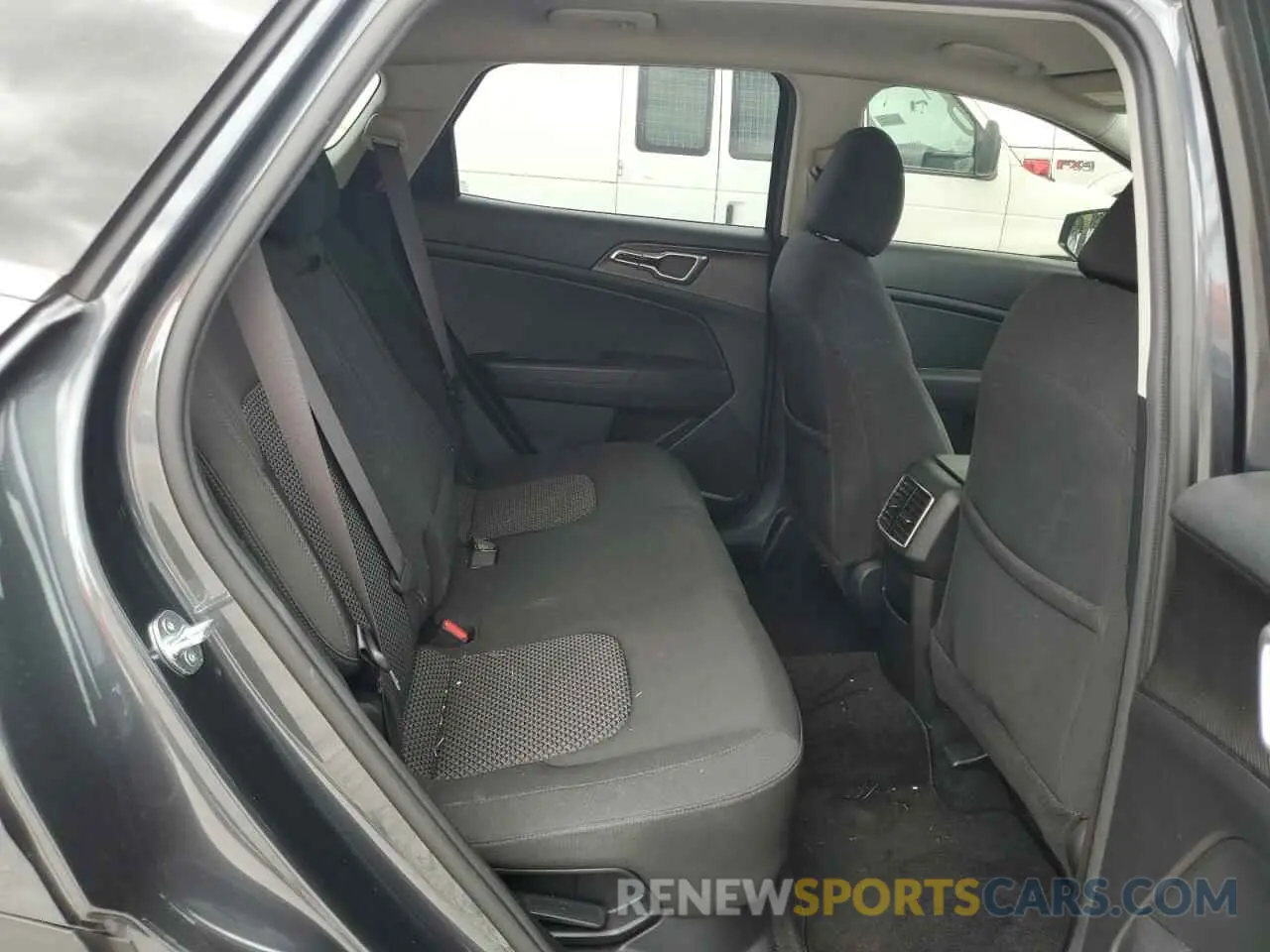 10 Photograph of a damaged car KNDPUCAG3P7052790 KIA SPORTAGE 2023