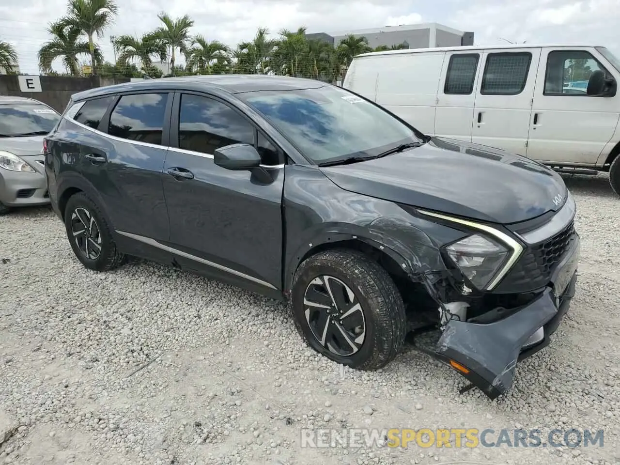 4 Photograph of a damaged car KNDPUCAG3P7052790 KIA SPORTAGE 2023