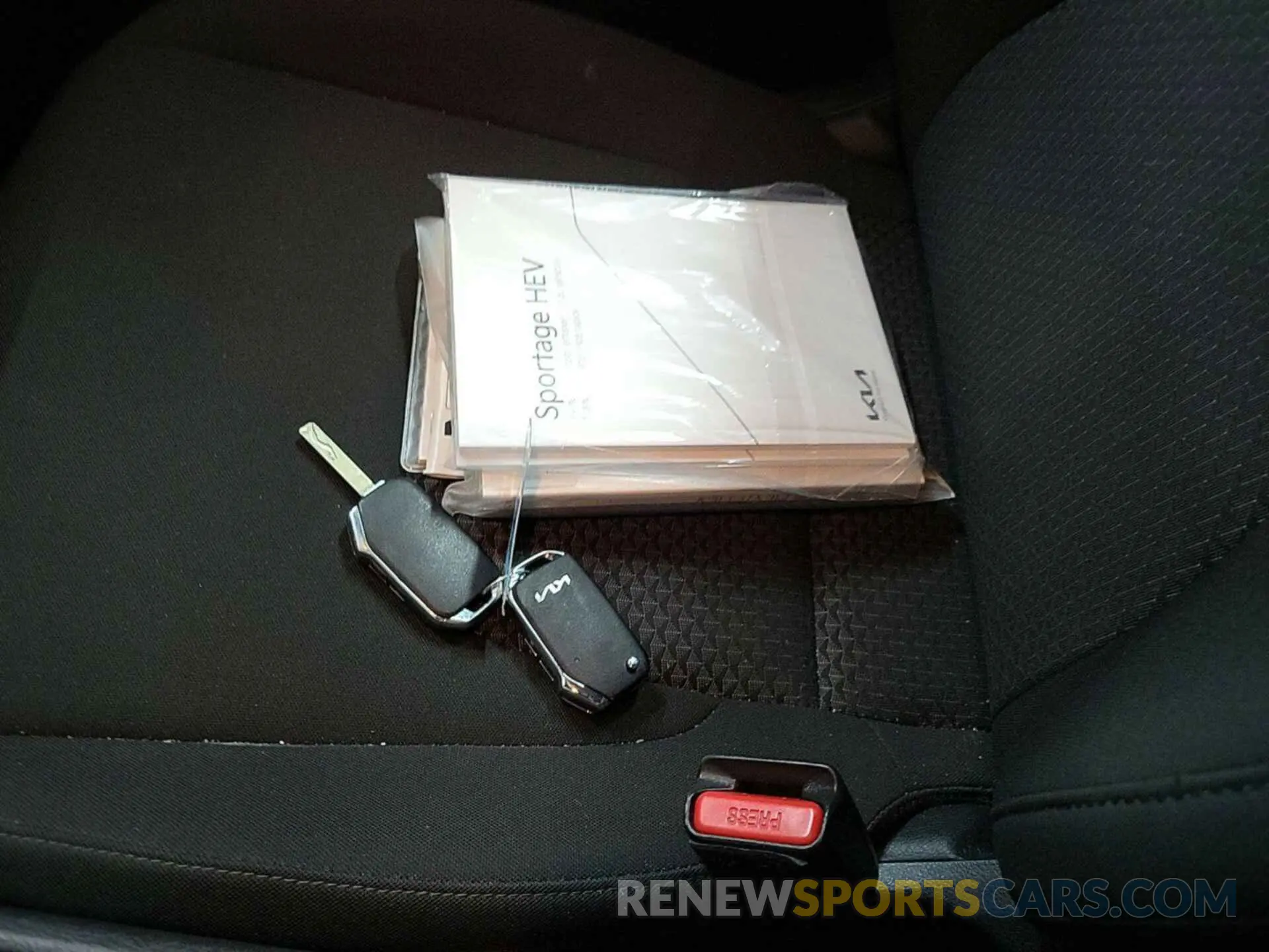 6 Photograph of a damaged car KNDPUCAG3P7065412 KIA SPORTAGE 2023