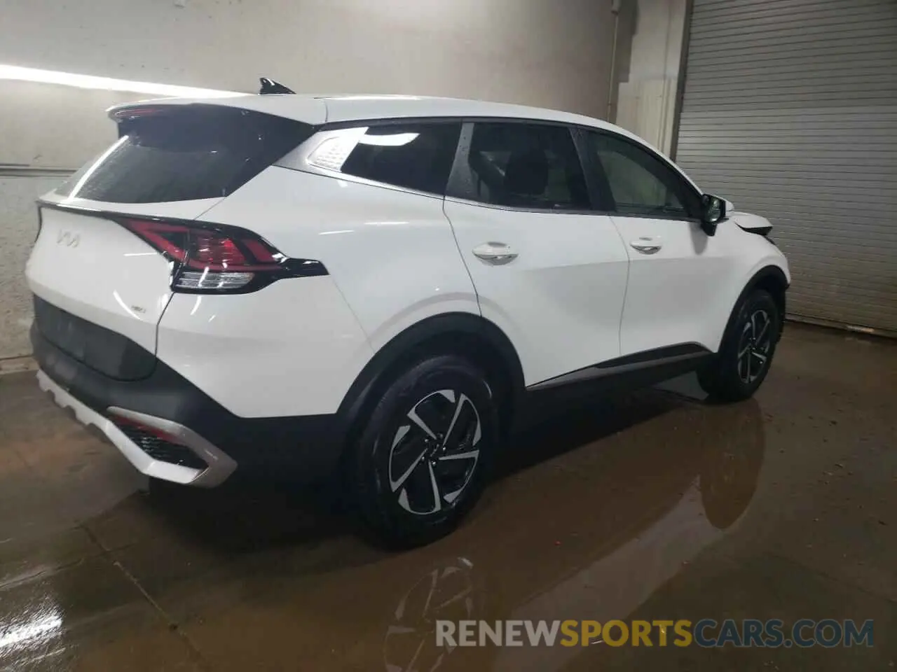 3 Photograph of a damaged car KNDPUCAG4P7082445 KIA SPORTAGE 2023