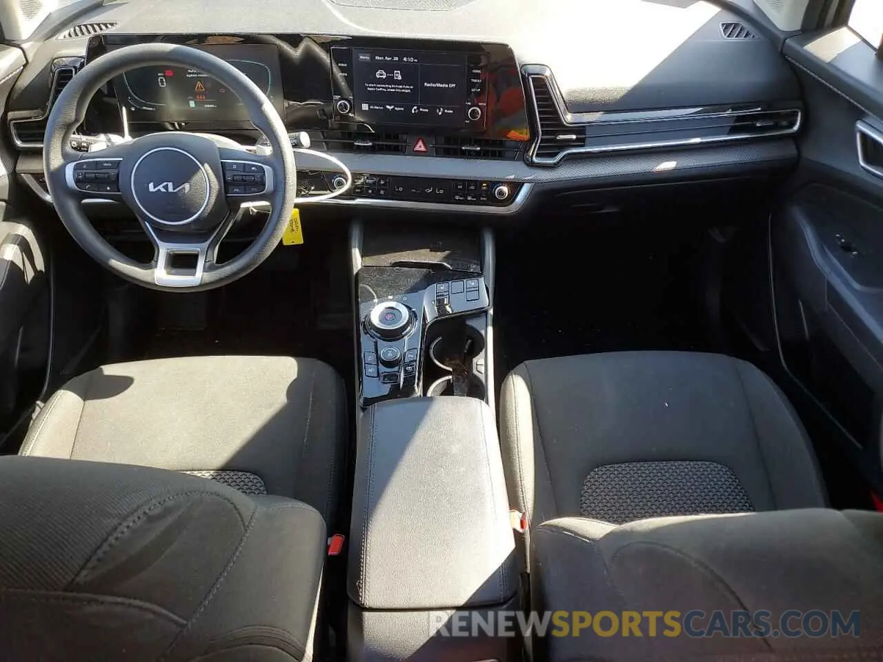 8 Photograph of a damaged car KNDPUCAG5P7016826 KIA SPORTAGE 2023