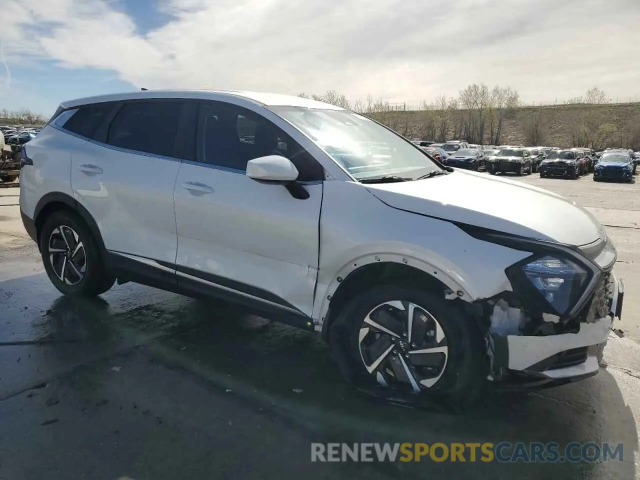 4 Photograph of a damaged car KNDPUCAG7P7063873 KIA SPORTAGE 2023
