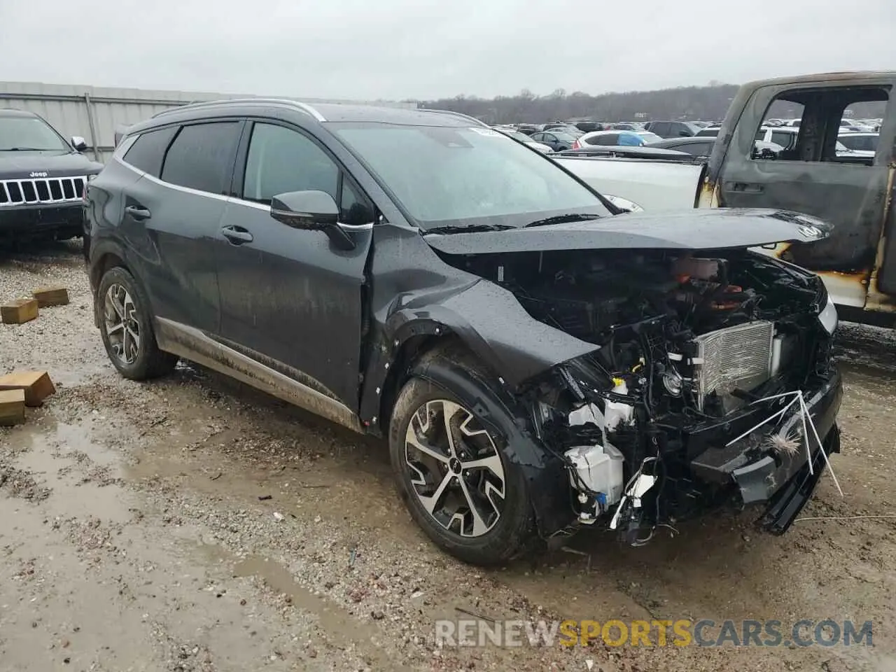 4 Photograph of a damaged car KNDPVCAG0P7070208 KIA SPORTAGE 2023