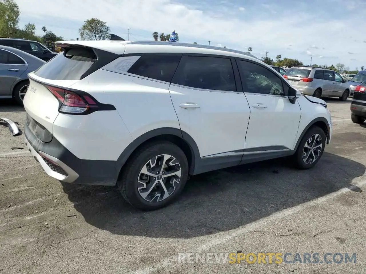 3 Photograph of a damaged car KNDPVCAG5P7020968 KIA SPORTAGE 2023