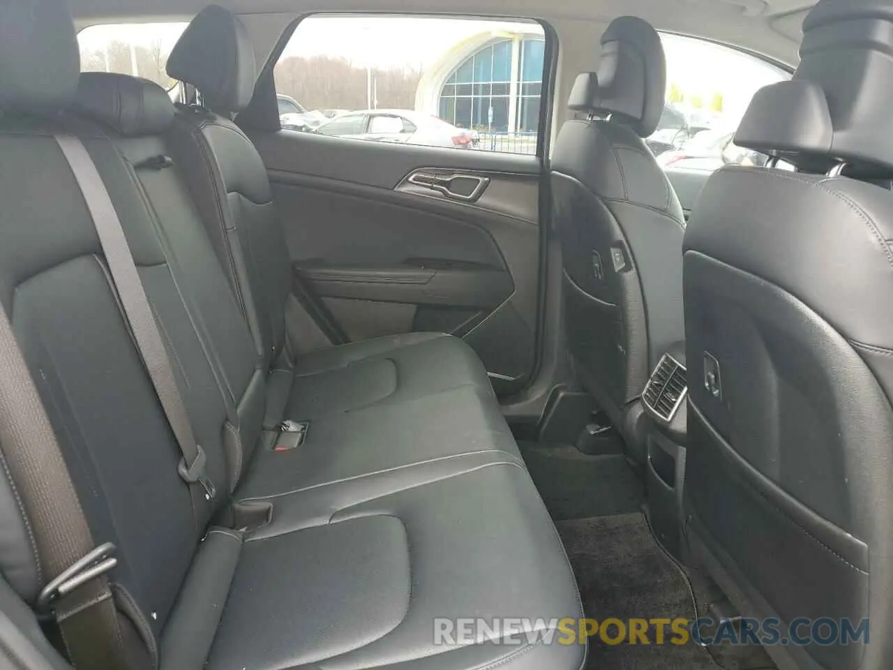 11 Photograph of a damaged car KNDPVCAG5P7042288 KIA SPORTAGE 2023