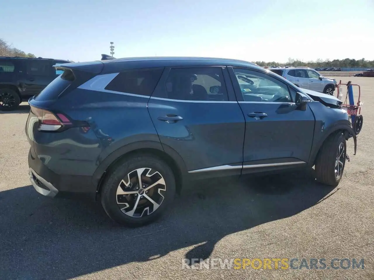 3 Photograph of a damaged car KNDPVCAG7P7053776 KIA SPORTAGE 2023