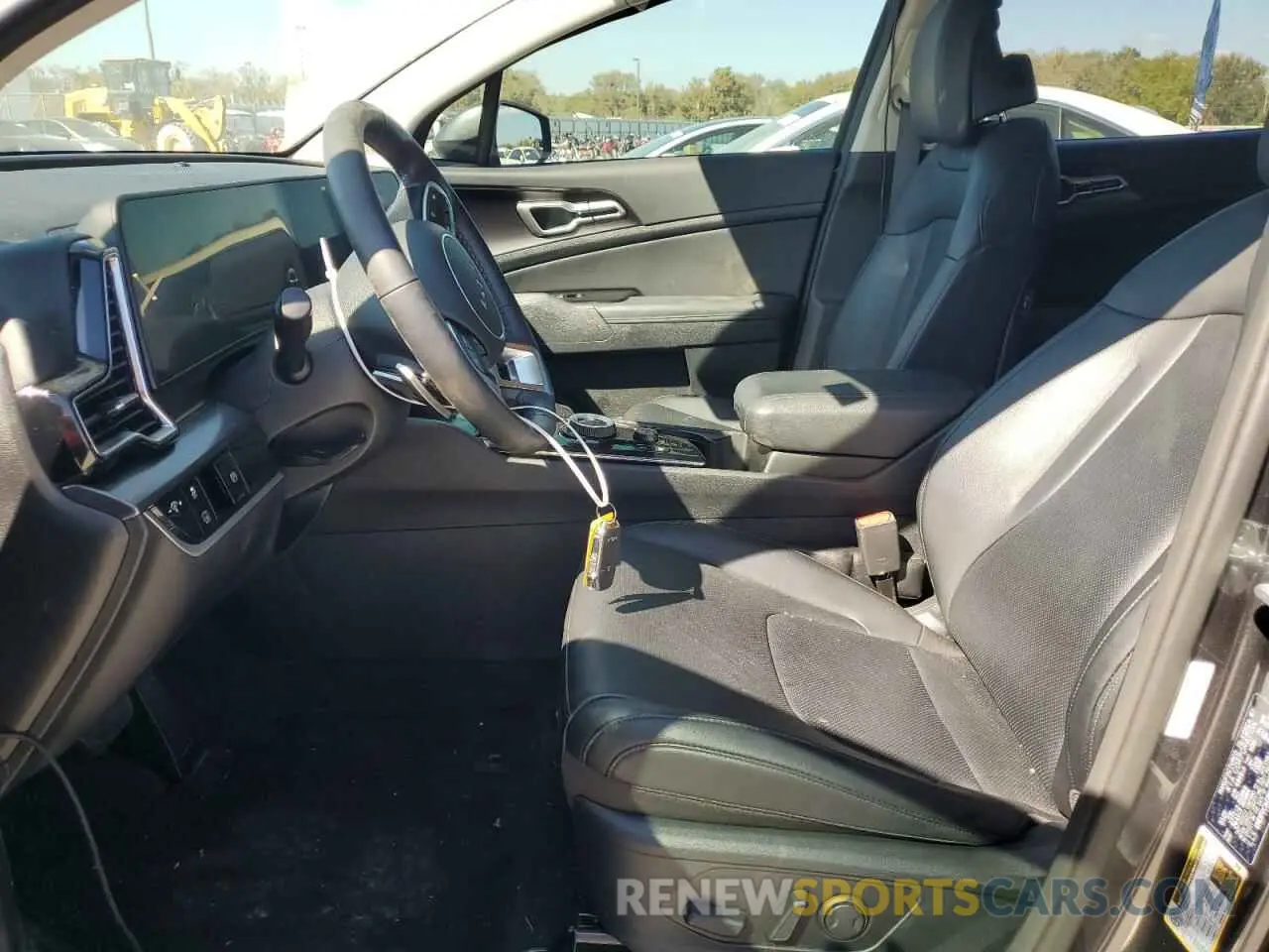 7 Photograph of a damaged car KNDPVCAG8P7098242 KIA SPORTAGE 2023