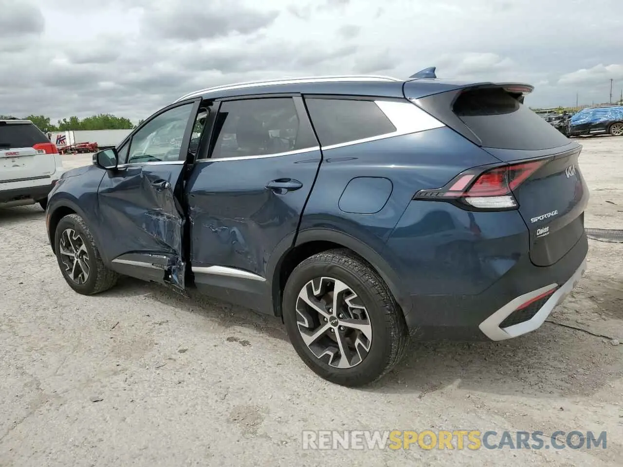 2 Photograph of a damaged car KNDPVCAG9P7083135 KIA SPORTAGE 2023