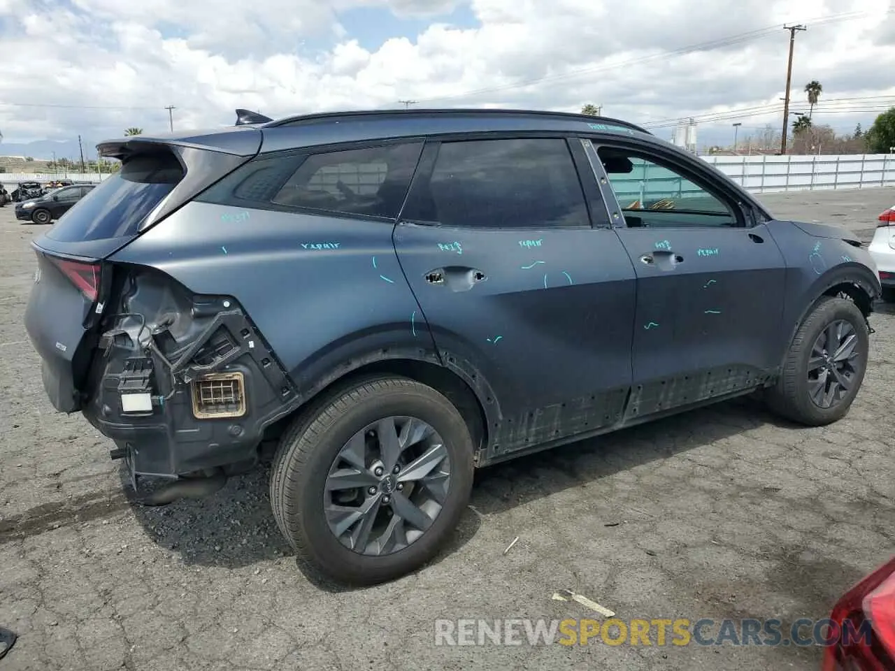 3 Photograph of a damaged car KNDPXCAG5P7021001 KIA SPORTAGE 2023