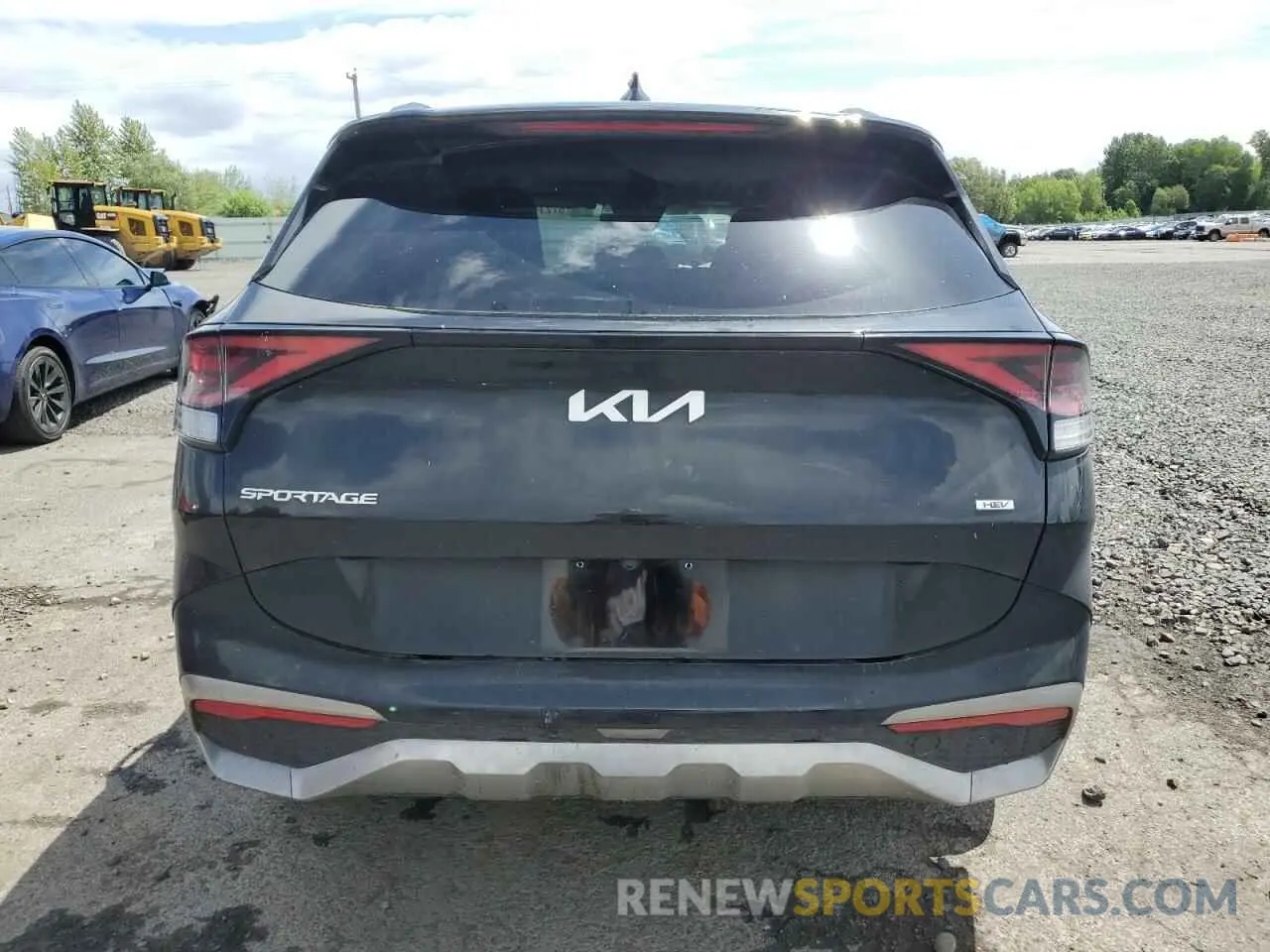 6 Photograph of a damaged car KNDPXCAG6P7020522 KIA SPORTAGE 2023