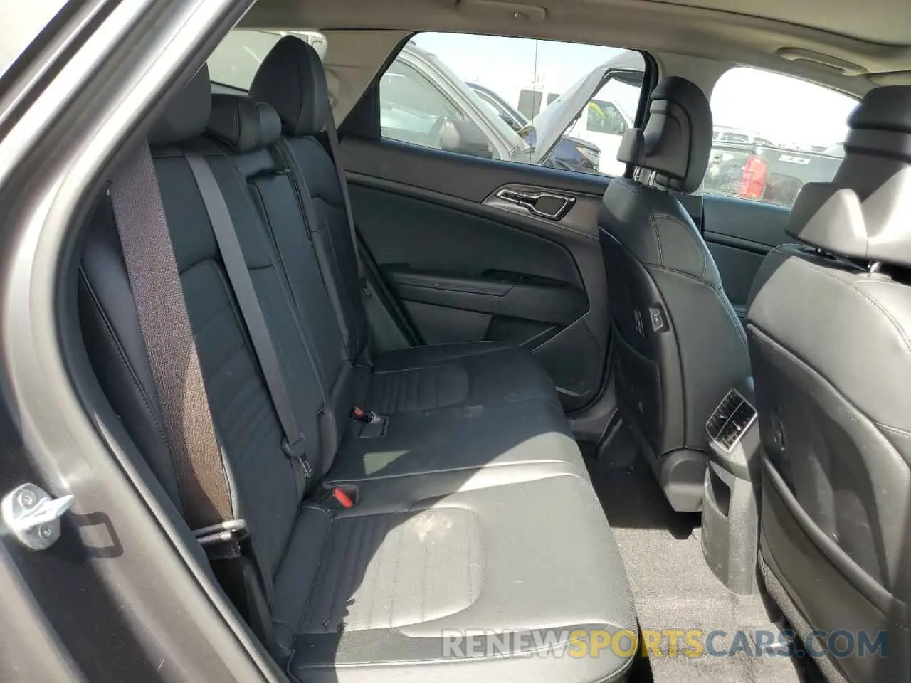 11 Photograph of a damaged car KNDPXCAG8P7010641 KIA SPORTAGE 2023