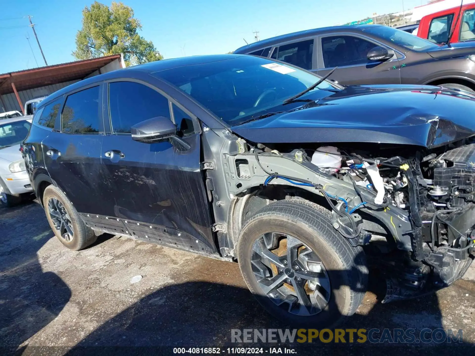 14 Photograph of a damaged car 5XYK33DF1RG208105 KIA SPORTAGE 2024