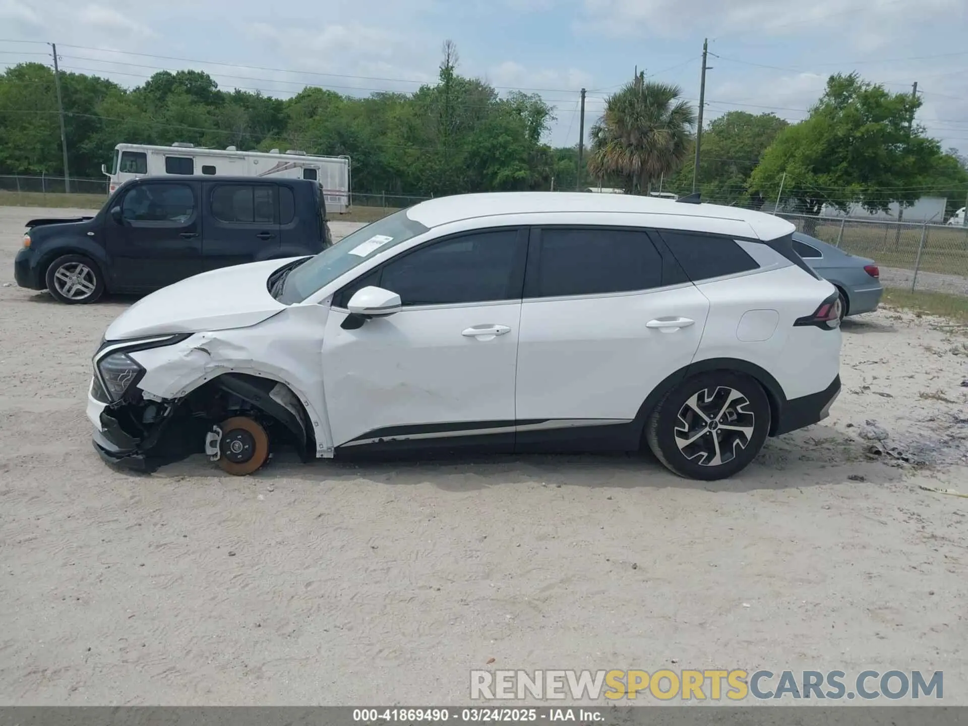 14 Photograph of a damaged car 5XYK33DF2RG197664 KIA SPORTAGE 2024