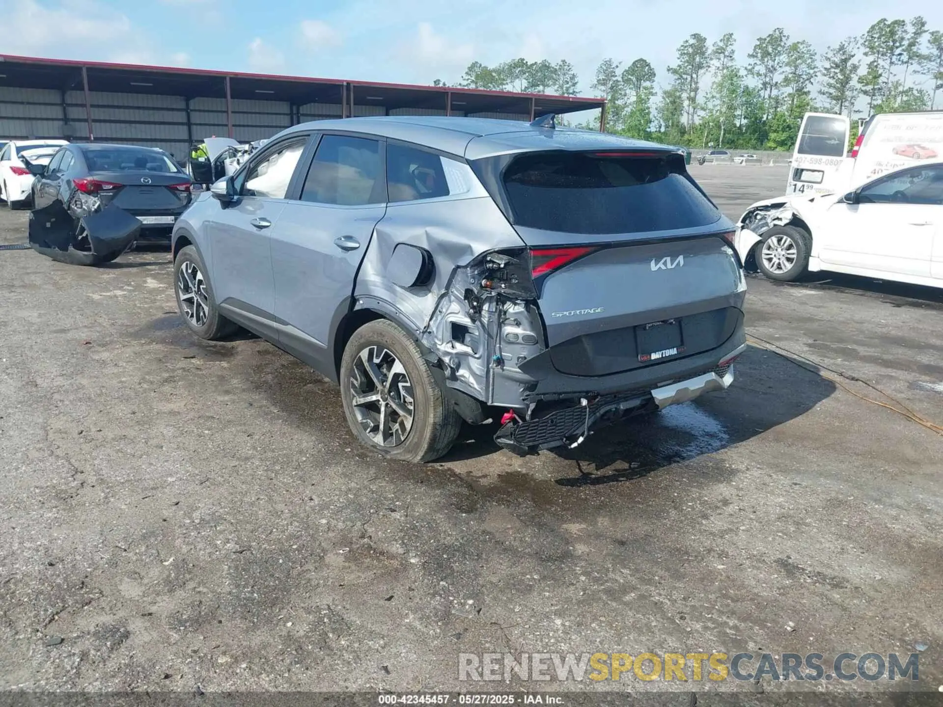 3 Photograph of a damaged car 5XYK33DF3RG185488 KIA SPORTAGE 2024