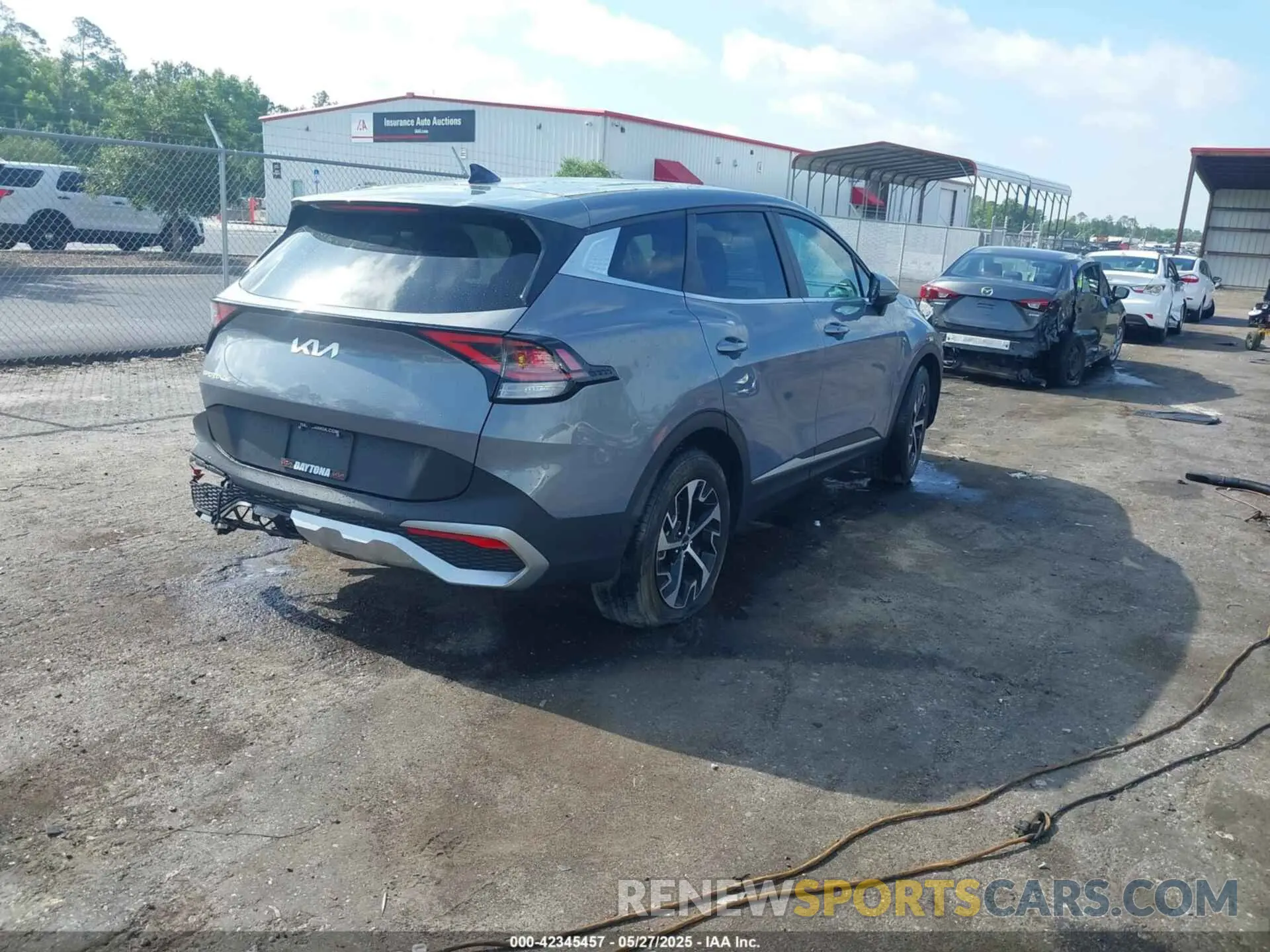 4 Photograph of a damaged car 5XYK33DF3RG185488 KIA SPORTAGE 2024