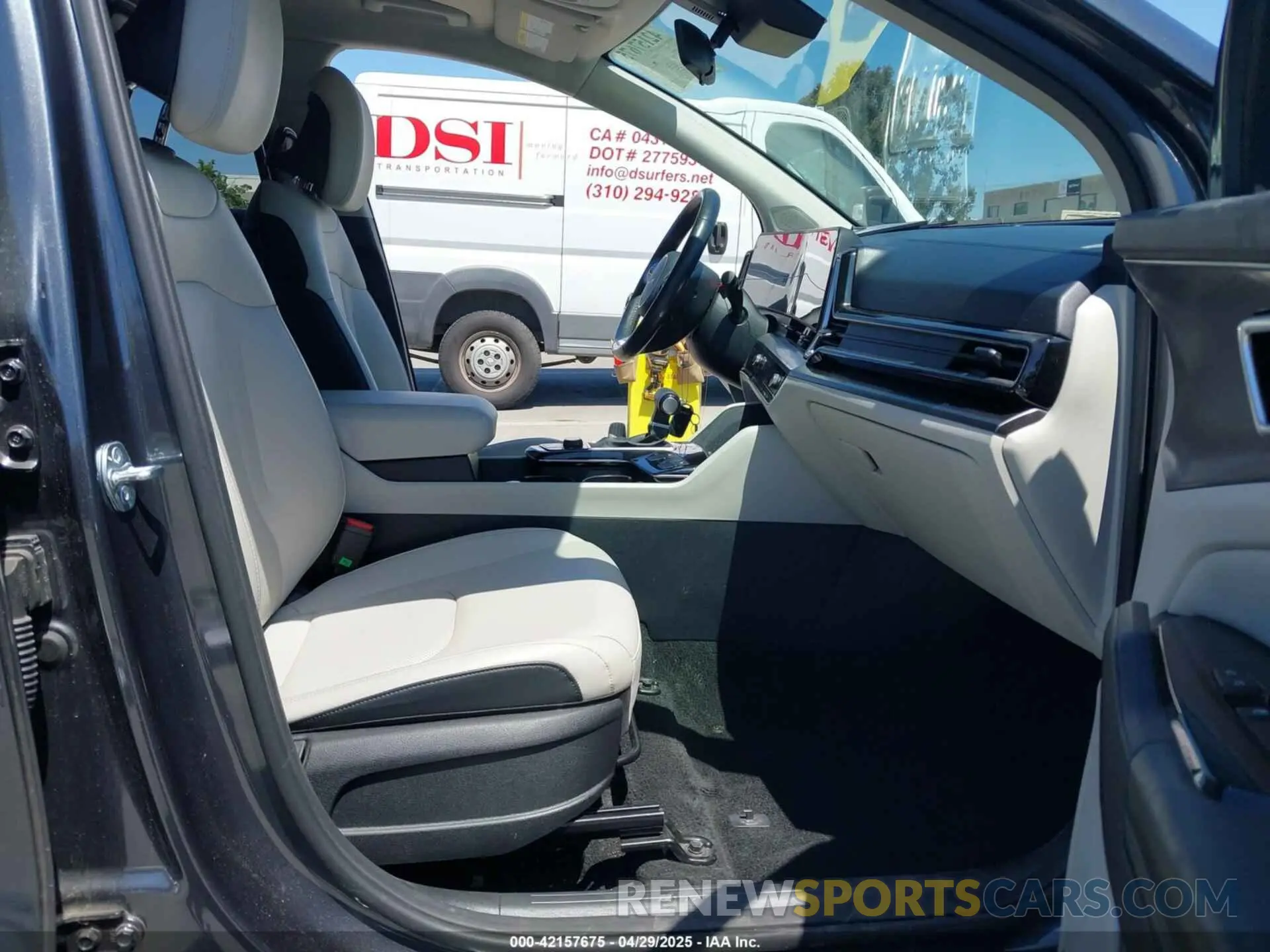 5 Photograph of a damaged car 5XYK33DF4RG161104 KIA SPORTAGE 2024