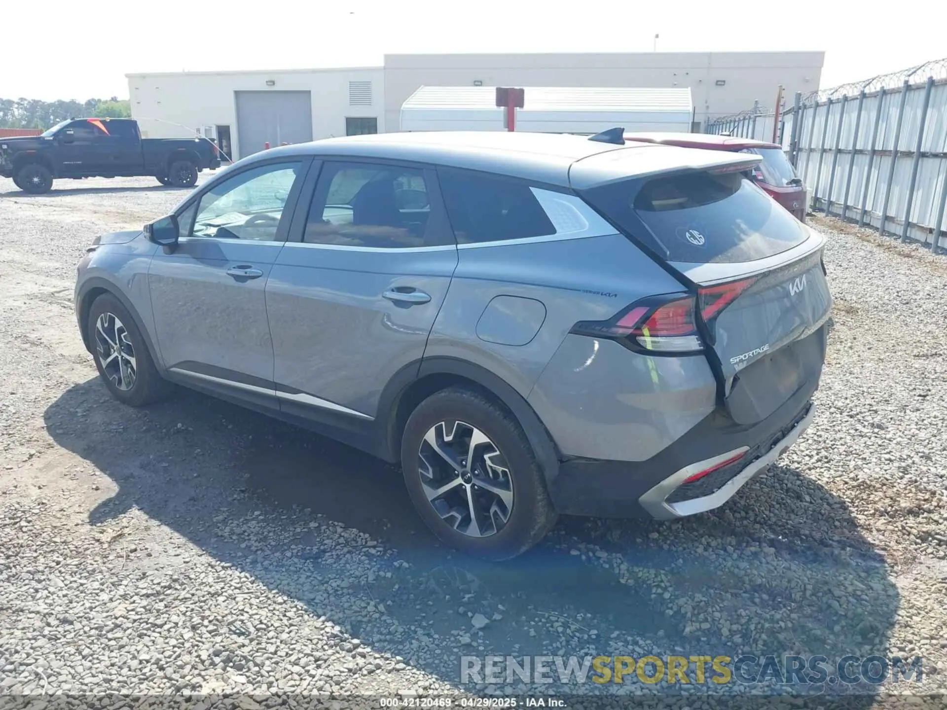 3 Photograph of a damaged car 5XYK33DF6RG166207 KIA SPORTAGE 2024