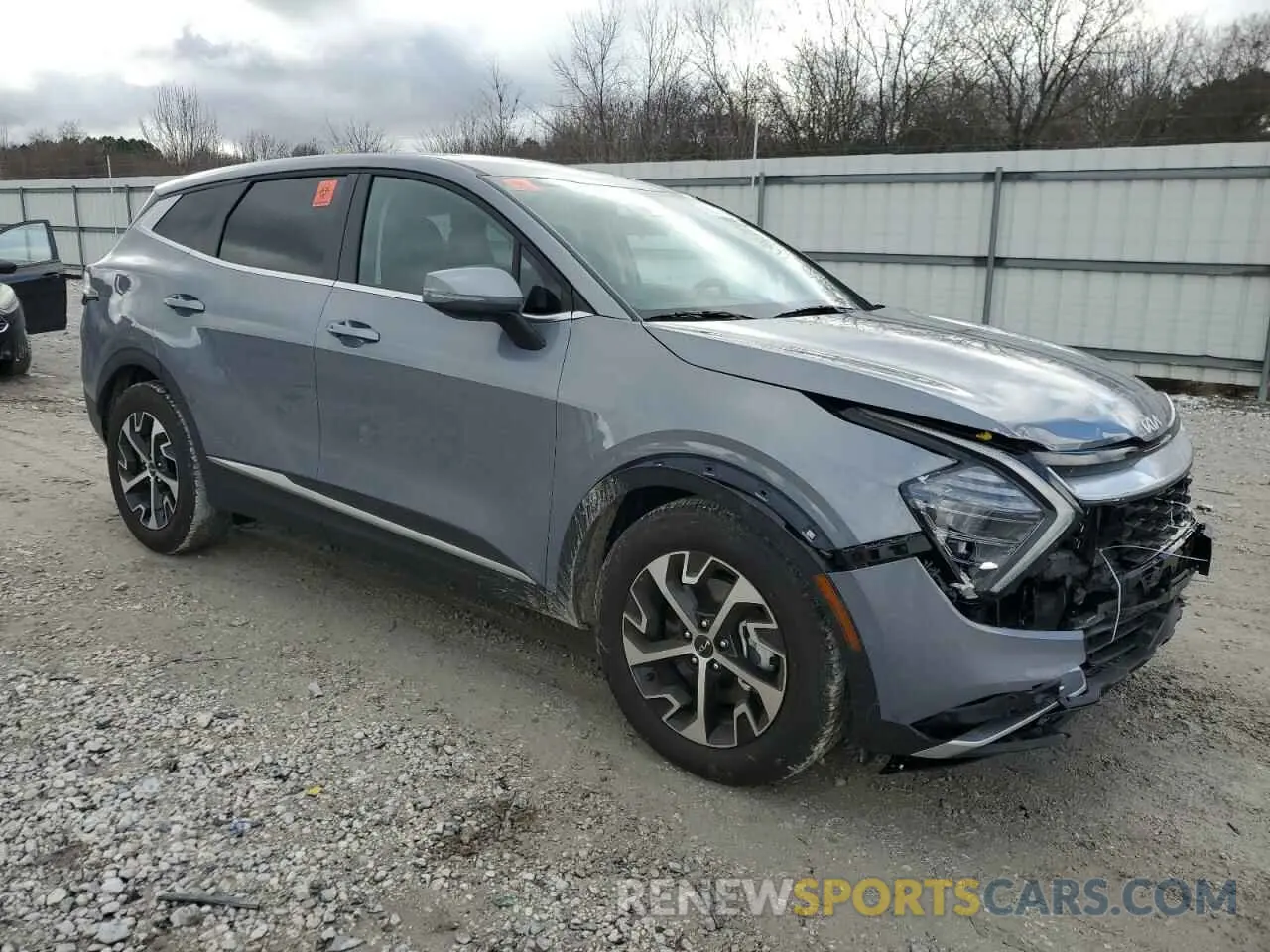 4 Photograph of a damaged car 5XYK33DF6RG214904 KIA SPORTAGE 2024