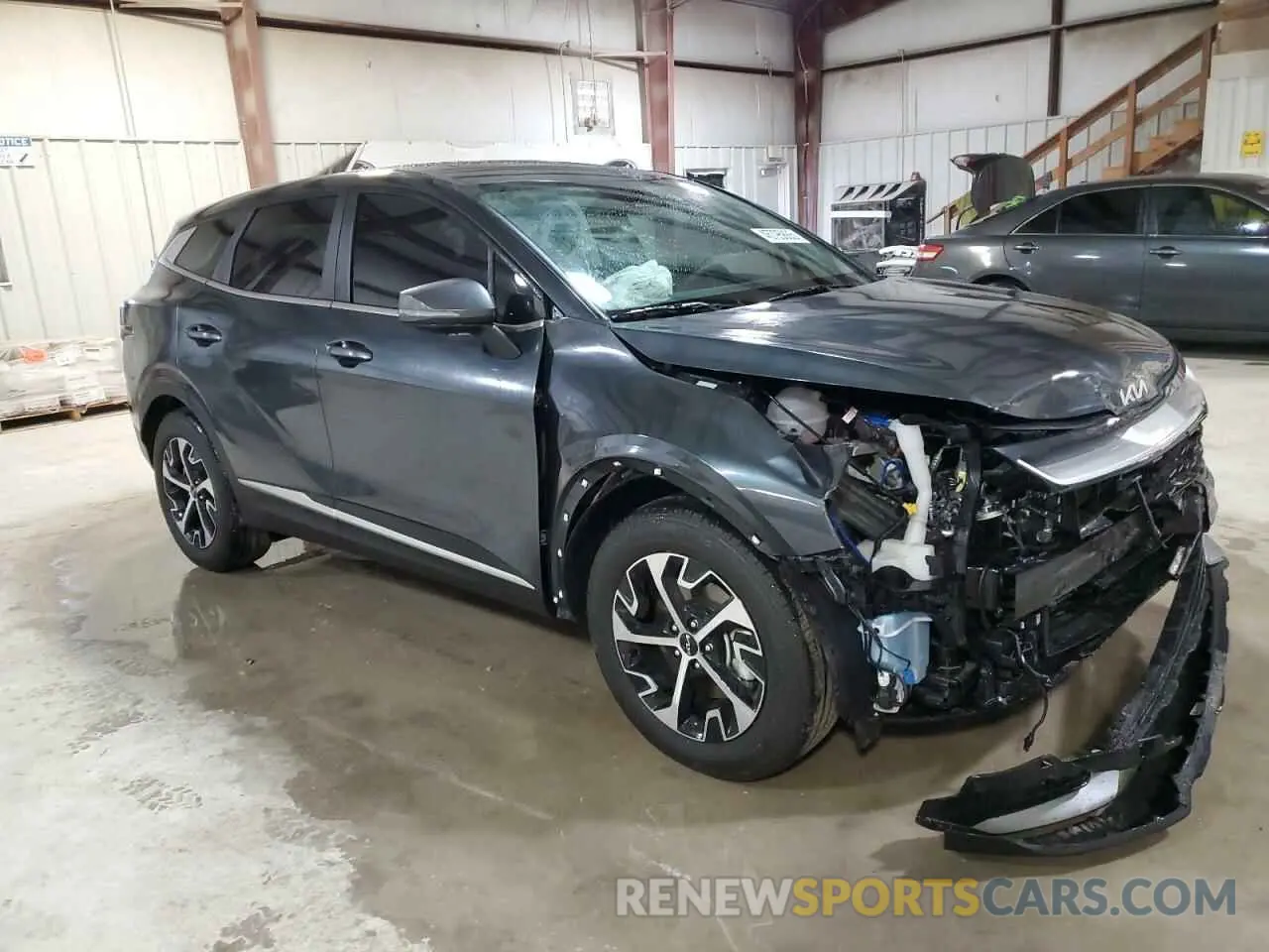 4 Photograph of a damaged car 5XYK33DF6RG230343 KIA SPORTAGE 2024