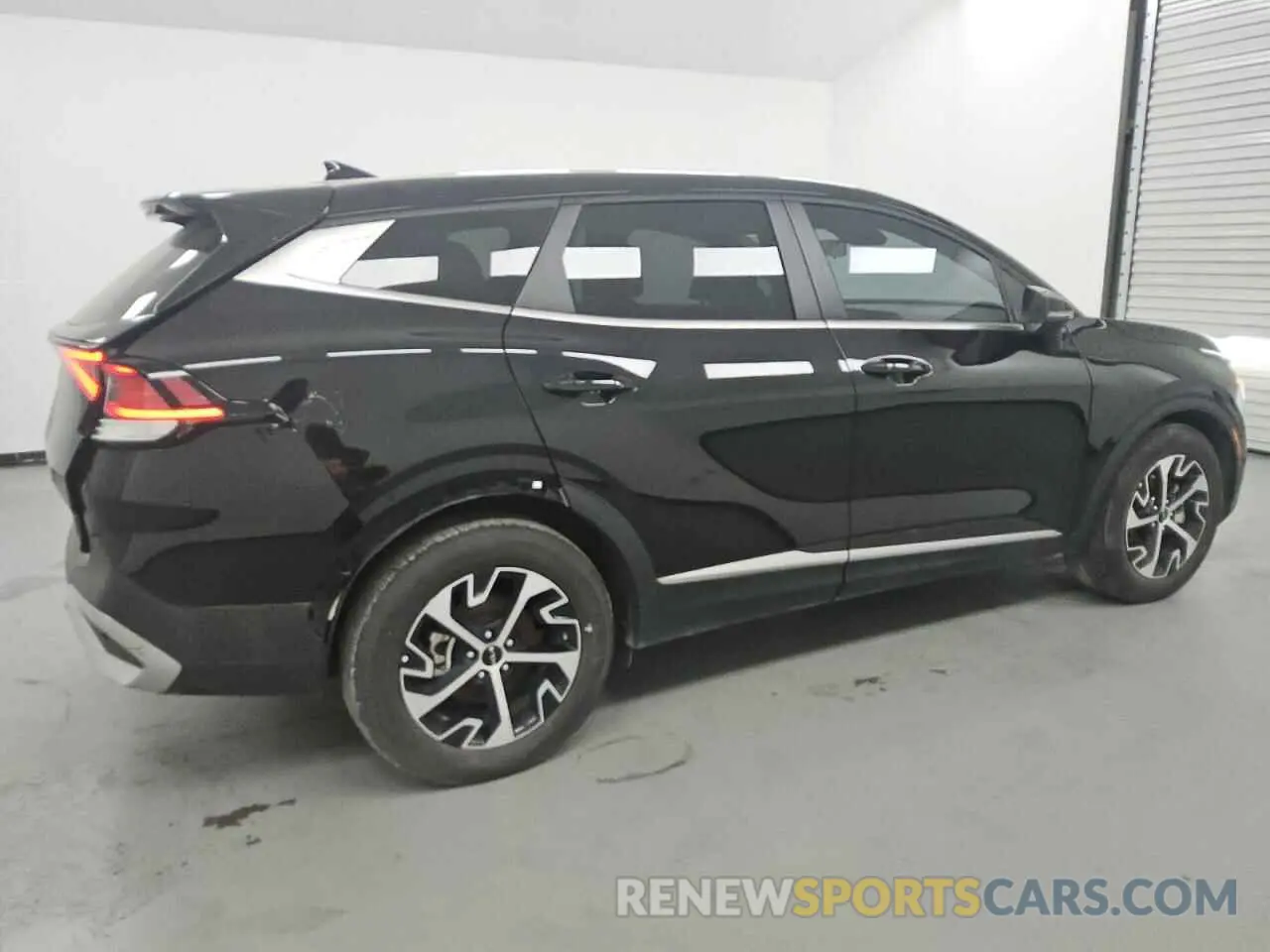 3 Photograph of a damaged car 5XYK33DF7RG147245 KIA SPORTAGE 2024
