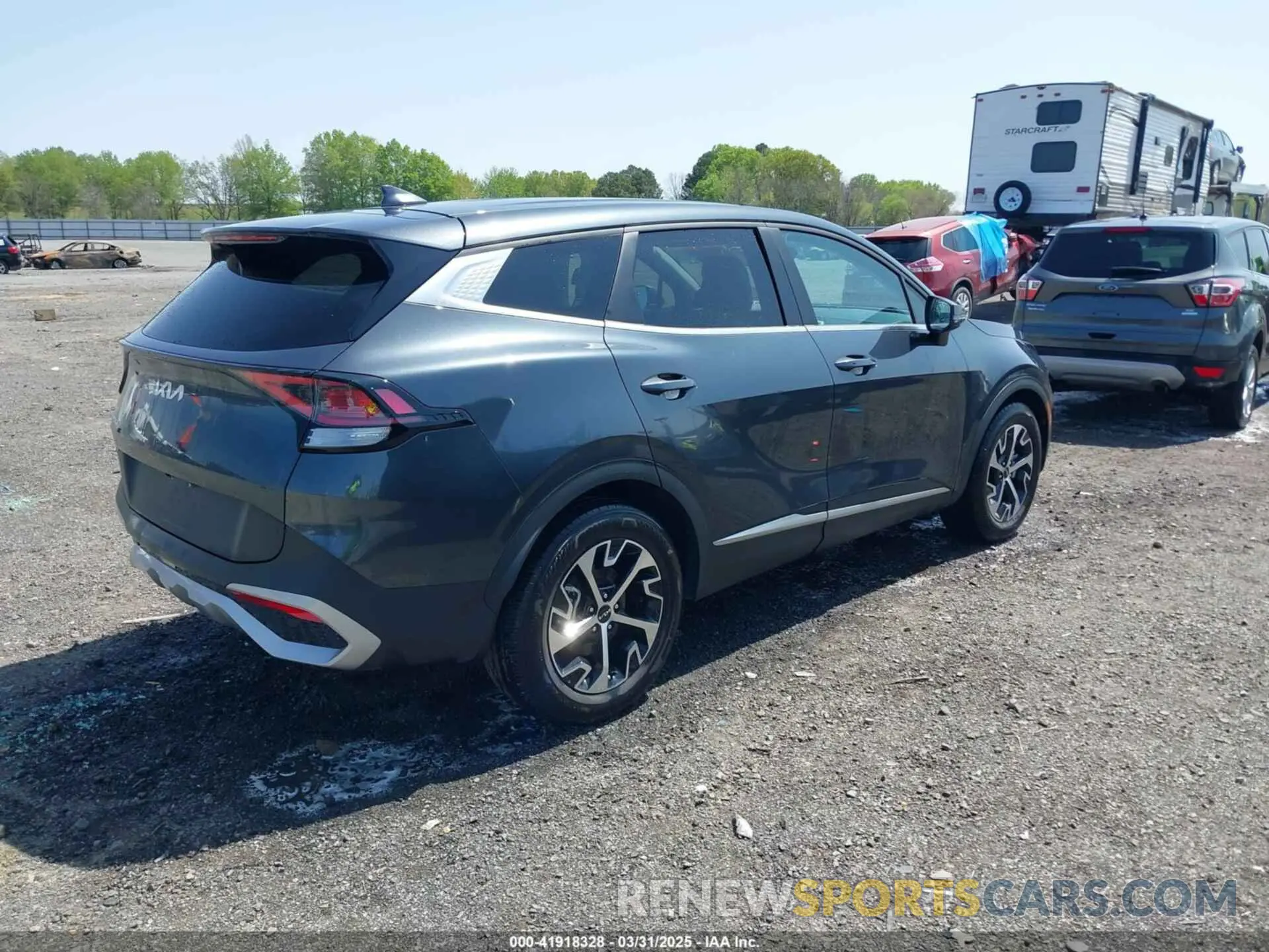 4 Photograph of a damaged car 5XYK33DFXRG139818 KIA SPORTAGE 2024