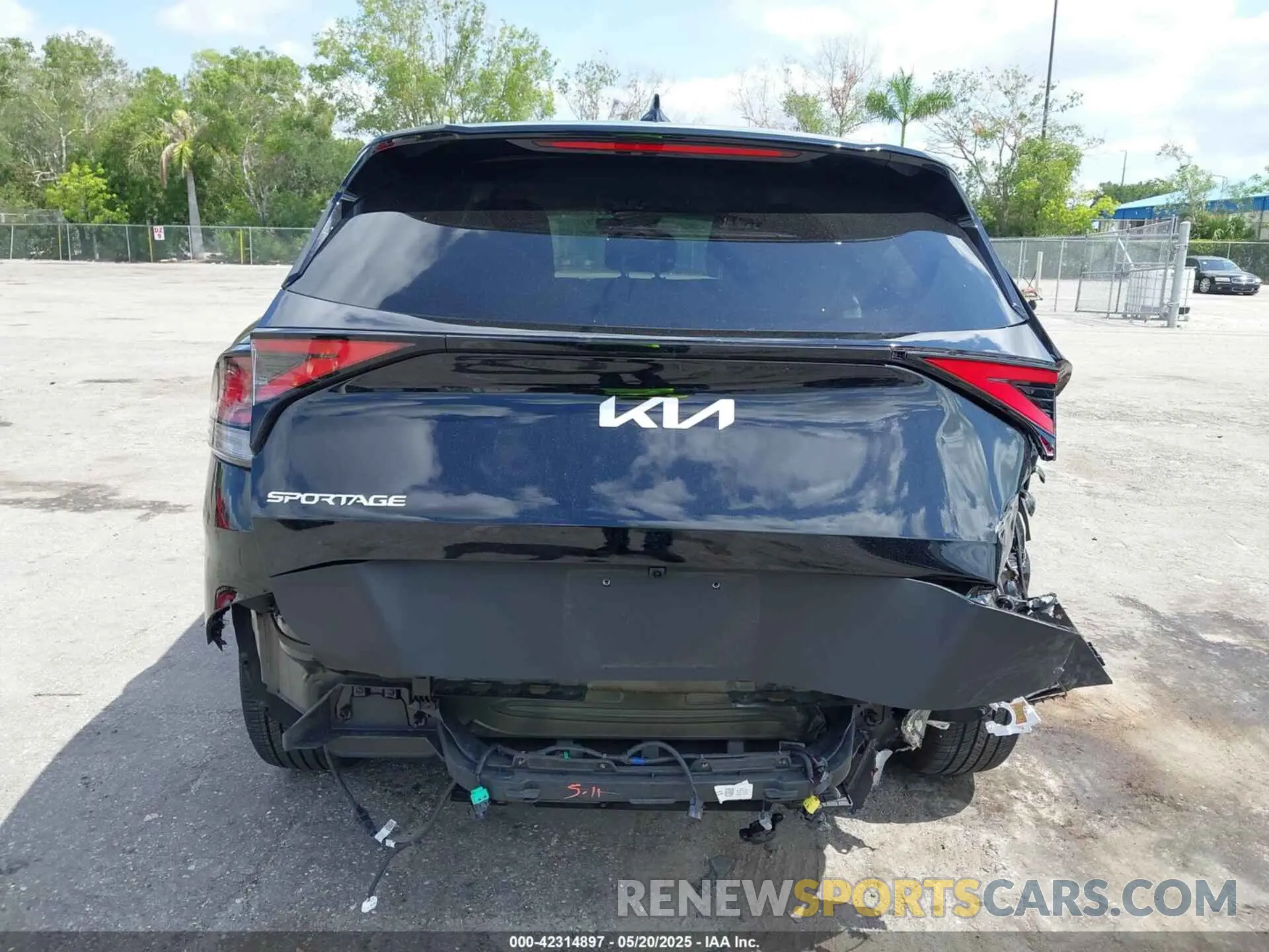 16 Photograph of a damaged car 5XYK33DFXRG227090 KIA SPORTAGE 2024