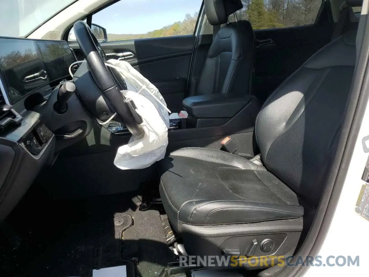 7 Photograph of a damaged car 5XYK3CDF0RG172052 KIA SPORTAGE 2024