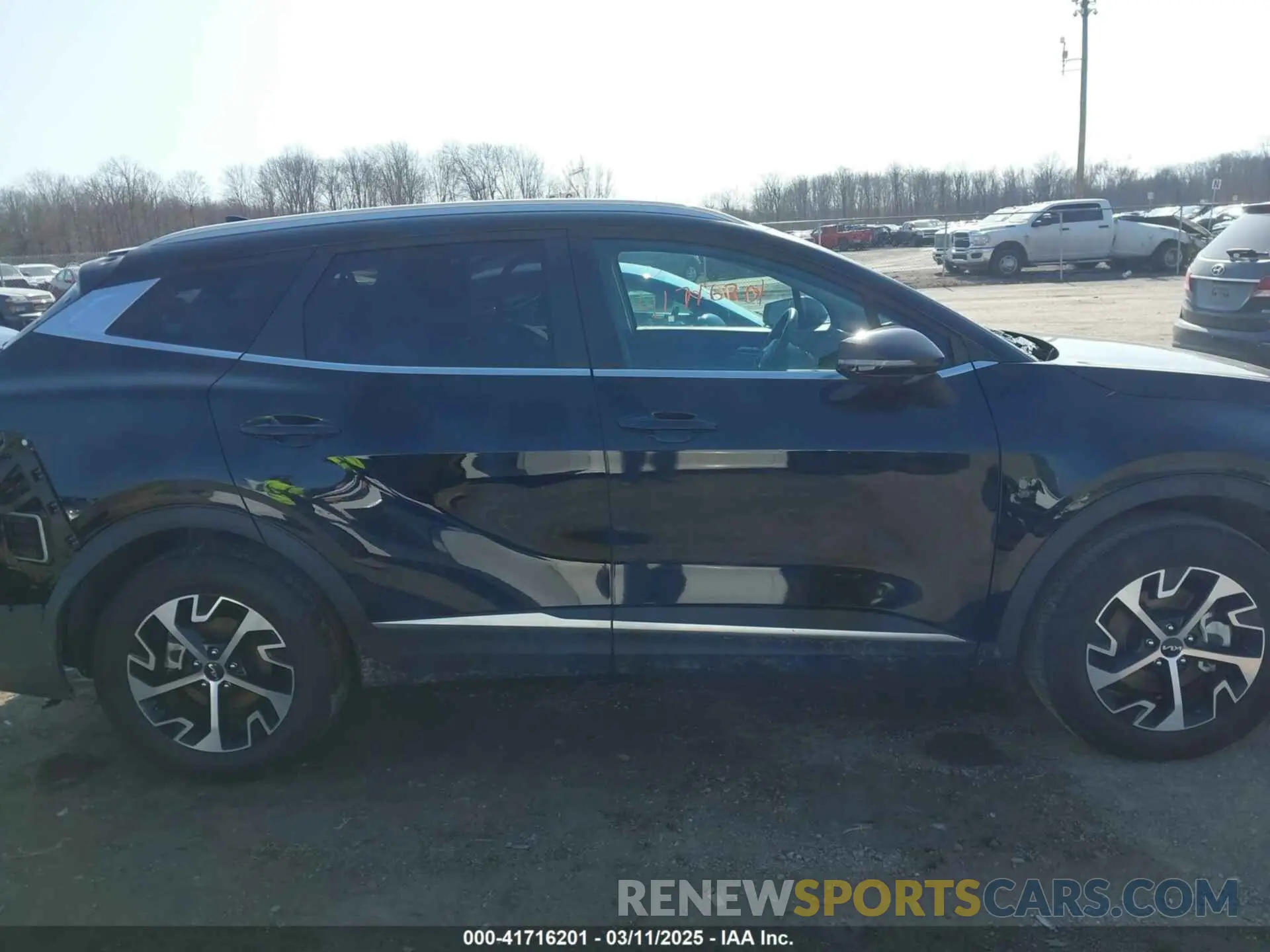 14 Photograph of a damaged car 5XYK3CDF0RG174965 KIA SPORTAGE 2024